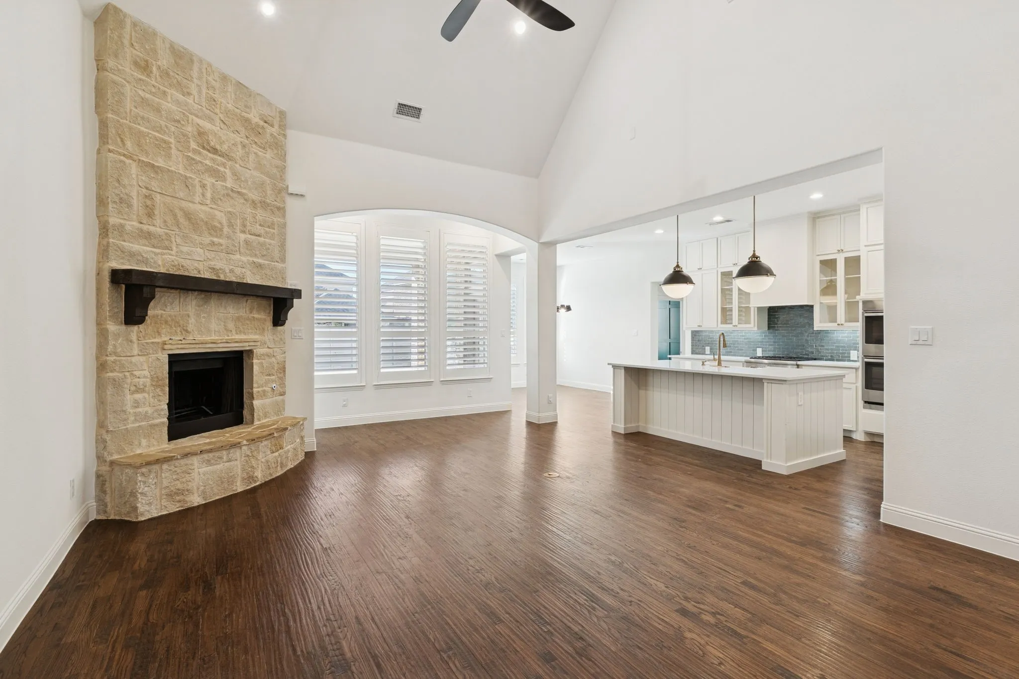 Single Family Residence For Rent in Denton County , 1433 5th Street, Argyle, Texas 76226, 5 Bedroom, 4 Bathroom, 3 Garage spaces, 3,728 Sqft, built in 2015, mls#21368787, Real Estate Agent in Argyle, Homes For Rent in Denton county, Homes For Rent in Argyle, Realtor in Argyle Texas, Real Estate Brokerage Independent Realty Texas, Luminita Cordes Realtor