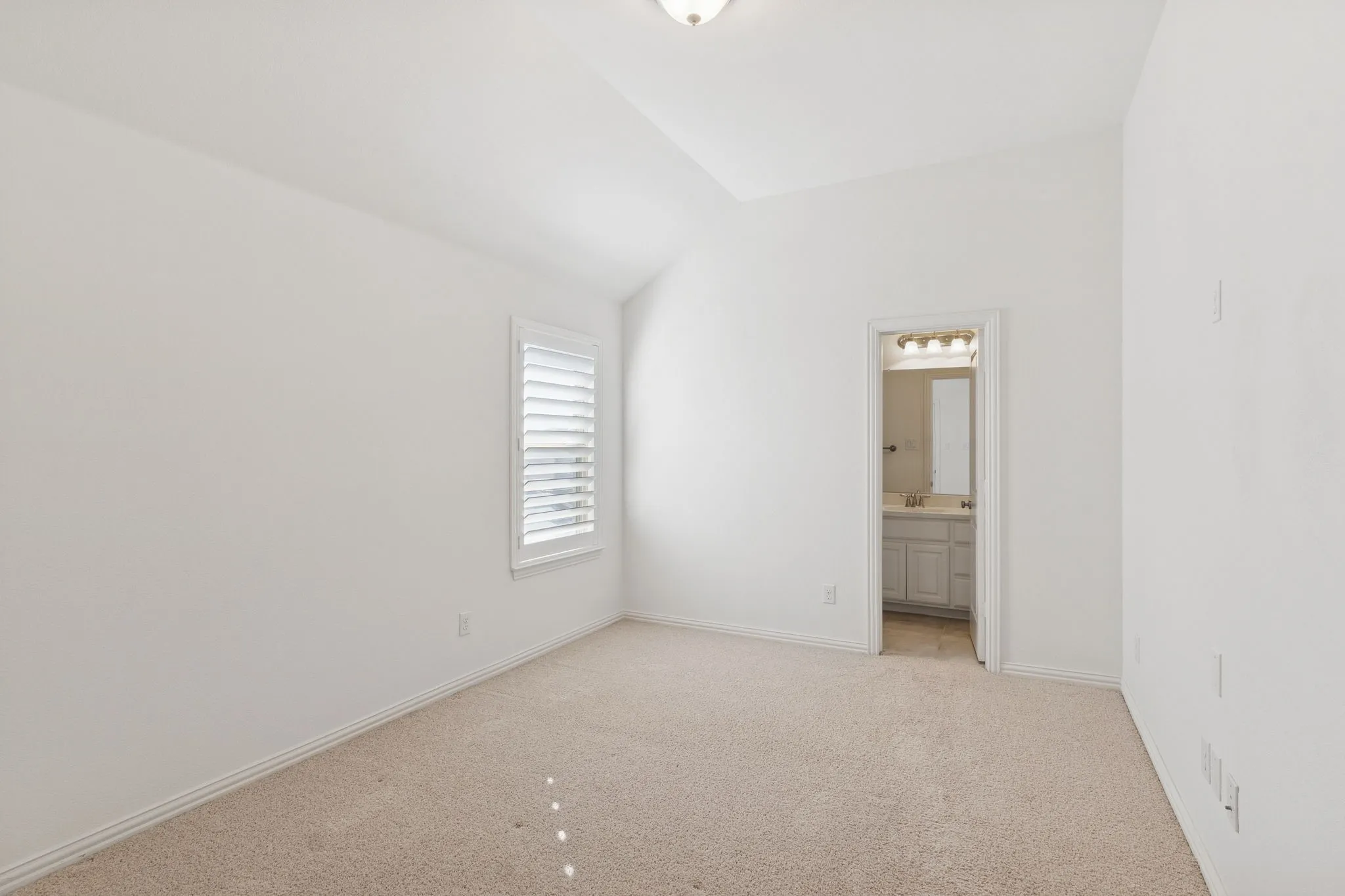 Single Family Residence For Rent in Denton County , 1433 5th Street, Argyle, Texas 76226, 5 Bedroom, 4 Bathroom, 3 Garage spaces, 3,728 Sqft, built in 2015, mls#21368787, Real Estate Agent in Argyle, Homes For Rent in Denton county, Homes For Rent in Argyle, Realtor in Argyle Texas, Real Estate Brokerage Independent Realty Texas, Luminita Cordes Realtor