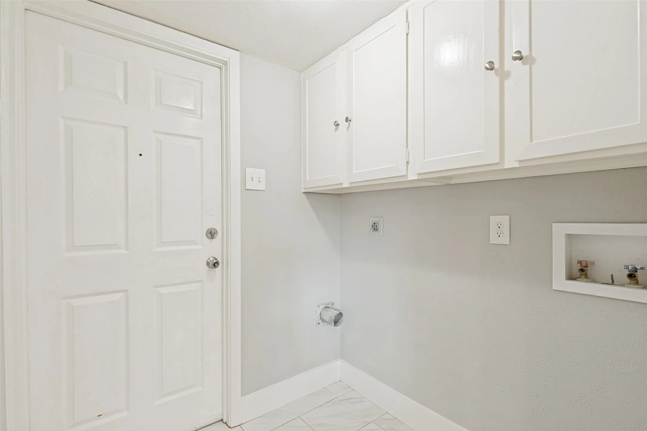 Single Family Residence For Sale in Dallas County , 2114 Wheaton Drive, Richardson, Texas 75081, 4 Bedroom, 3 Bathroom, 2 Garage spaces, 2,112 Sqft, built in 1973, mls#21369779, Real Estate Agent in Richardson, Homes For Sale in Dallas county, Homes For Sale in Richardson, Realtor in Richardson Texas, Real Estate Brokerage Independent Realty Texas, Luminita Cordes Realtor