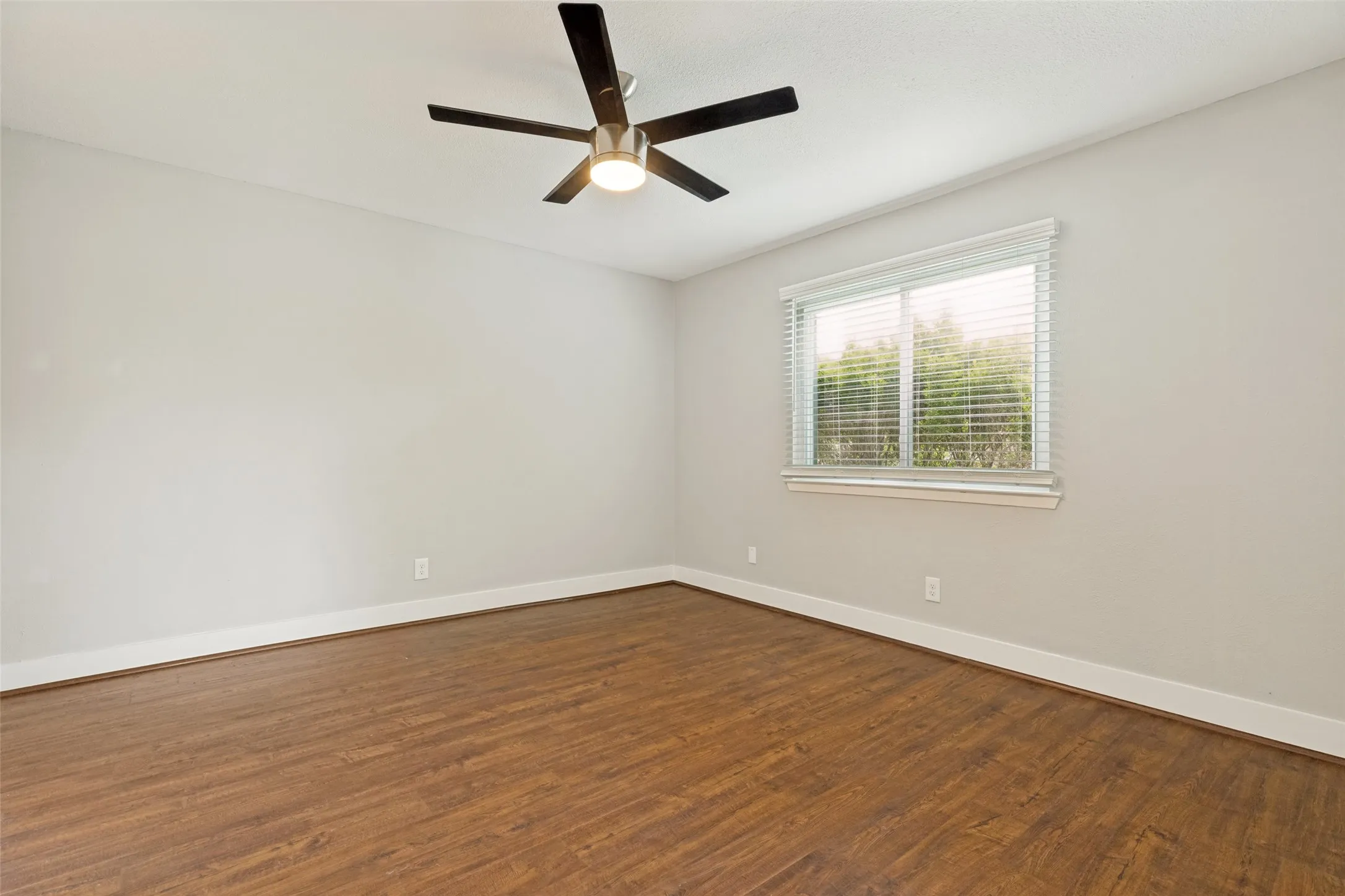 Single Family Residence For Sale in Dallas County , 2114 Wheaton Drive, Richardson, Texas 75081, 4 Bedroom, 3 Bathroom, 2 Garage spaces, 2,112 Sqft, built in 1973, mls#21369779, Real Estate Agent in Richardson, Homes For Sale in Dallas county, Homes For Sale in Richardson, Realtor in Richardson Texas, Real Estate Brokerage Independent Realty Texas, Luminita Cordes Realtor