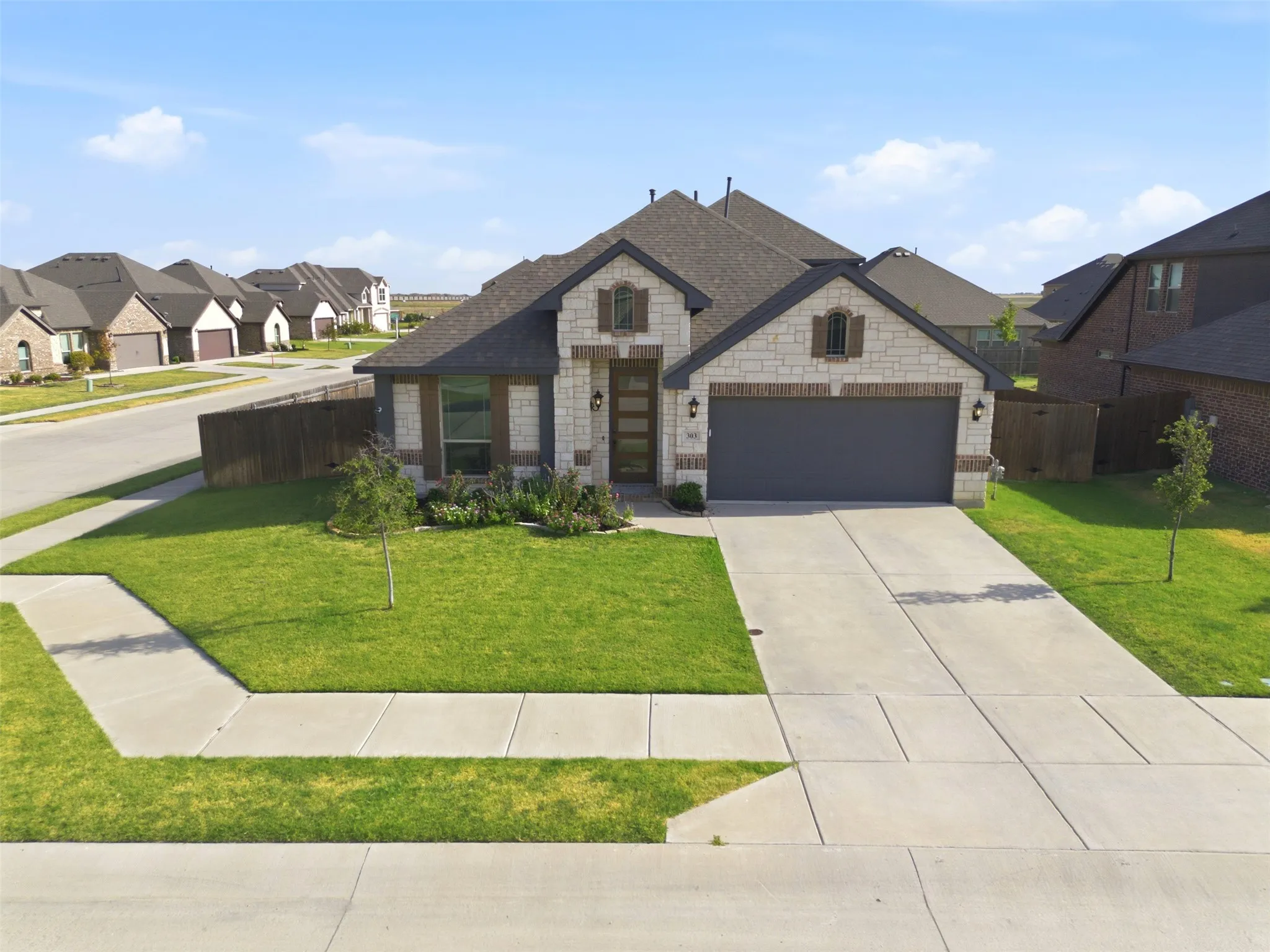 Single Family Residence For Sale in Denton County , 303 Pineview Lane, Ponder, Texas 76259, 4 Bedroom, 3 Bathroom, 2 Garage spaces, 2,456 Sqft, built in 2022, mls#21369243, Real Estate Agent in Ponder, Homes For Sale in Denton county, Homes For Sale in Ponder, Realtor in Ponder Texas, Real Estate Brokerage Independent Realty Texas, Luminita Cordes Realtor