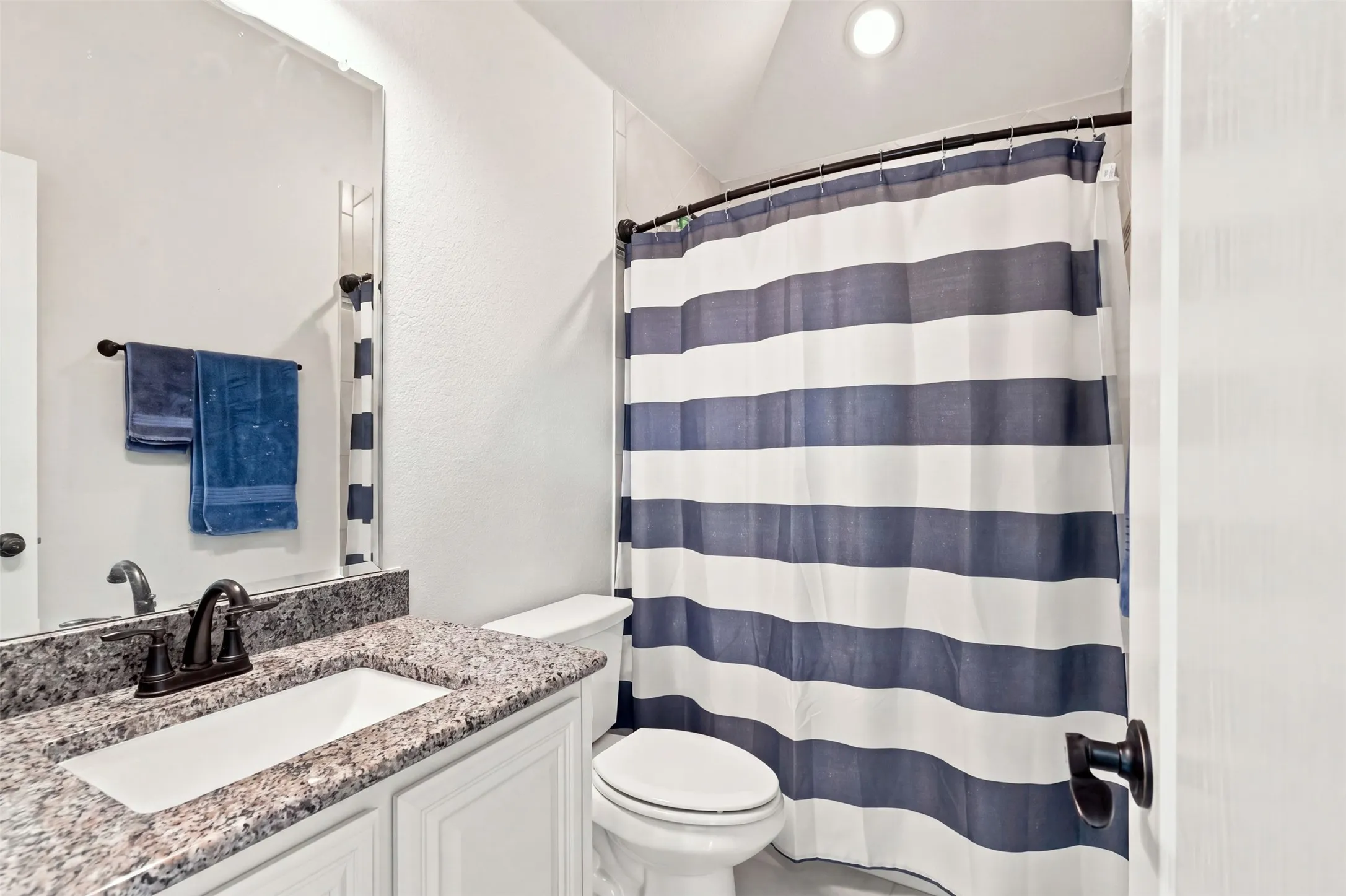 Single Family Residence For Sale in Denton County , 303 Pineview Lane, Ponder, Texas 76259, 4 Bedroom, 3 Bathroom, 2 Garage spaces, 2,456 Sqft, built in 2022, mls#21369243, Real Estate Agent in Ponder, Homes For Sale in Denton county, Homes For Sale in Ponder, Realtor in Ponder Texas, Real Estate Brokerage Independent Realty Texas, Luminita Cordes Realtor
