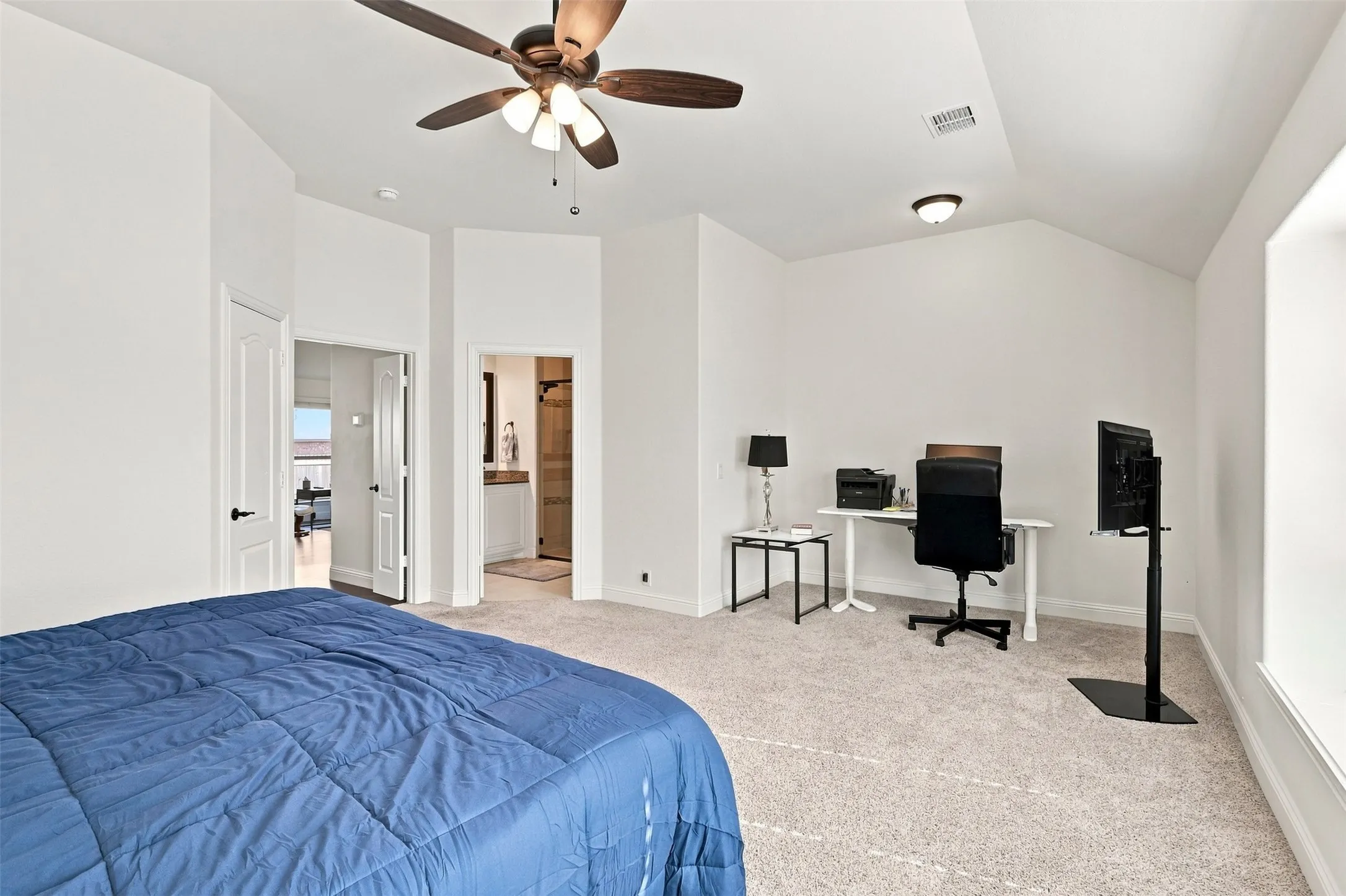 Single Family Residence For Sale in Denton County , 303 Pineview Lane, Ponder, Texas 76259, 4 Bedroom, 3 Bathroom, 2 Garage spaces, 2,456 Sqft, built in 2022, mls#21369243, Real Estate Agent in Ponder, Homes For Sale in Denton county, Homes For Sale in Ponder, Realtor in Ponder Texas, Real Estate Brokerage Independent Realty Texas, Luminita Cordes Realtor