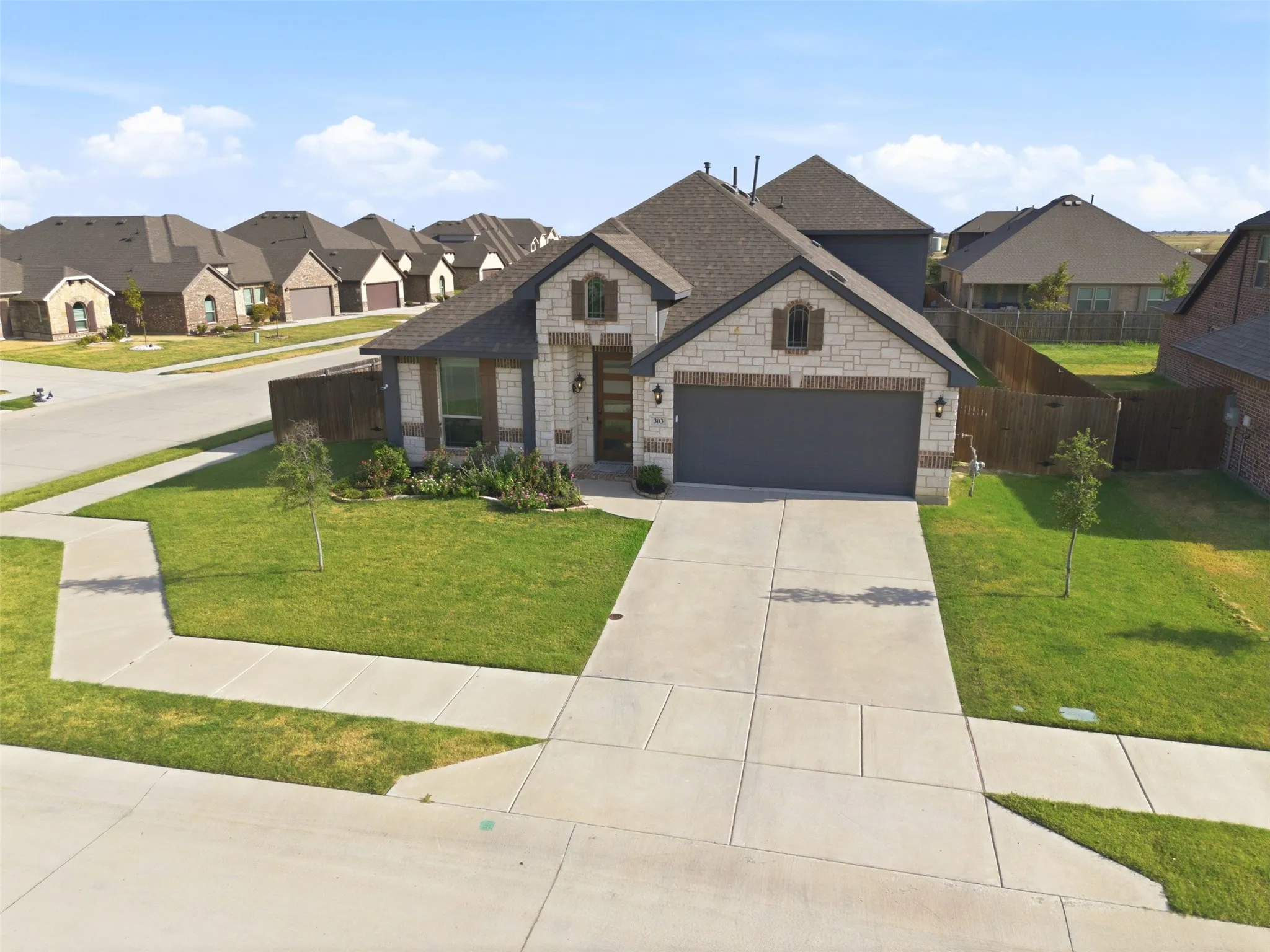 Single Family Residence For Sale in Denton County , 303 Pineview Lane, Ponder, Texas 76259, 4 Bedroom, 3 Bathroom, 2 Garage spaces, 2,456 Sqft, built in 2022, mls#21369243, Real Estate Agent in Ponder, Homes For Sale in Denton county, Homes For Sale in Ponder, Realtor in Ponder Texas, Real Estate Brokerage Independent Realty Texas, Luminita Cordes Realtor