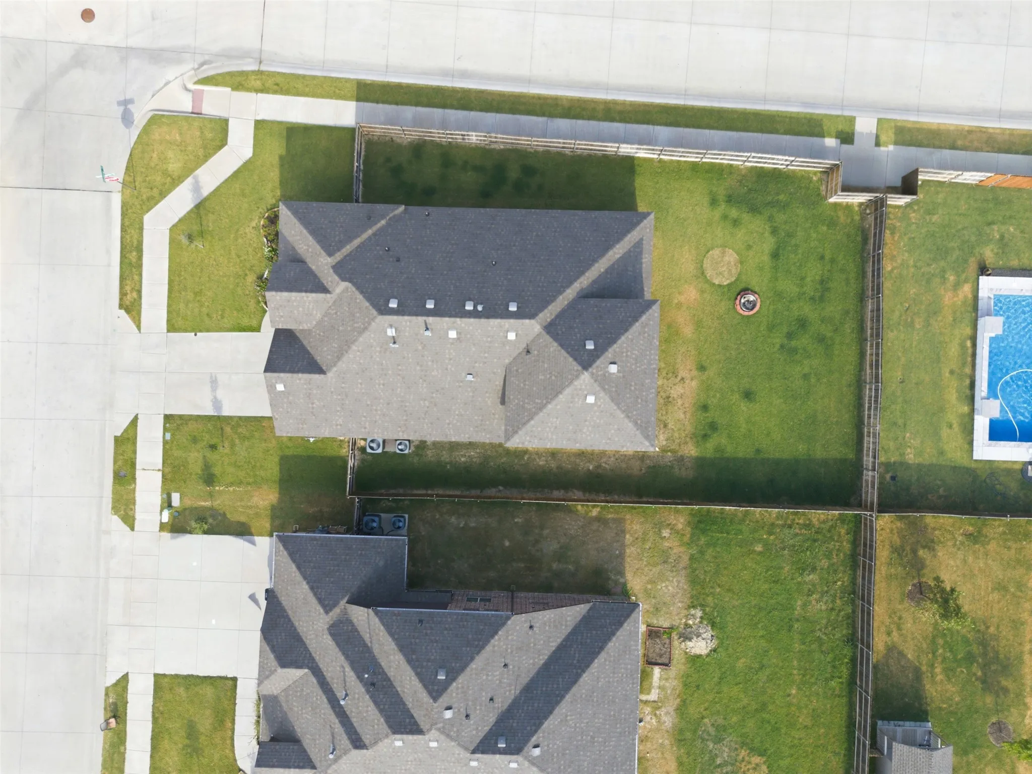 Single Family Residence For Sale in Denton County , 303 Pineview Lane, Ponder, Texas 76259, 4 Bedroom, 3 Bathroom, 2 Garage spaces, 2,456 Sqft, built in 2022, mls#21369243, Real Estate Agent in Ponder, Homes For Sale in Denton county, Homes For Sale in Ponder, Realtor in Ponder Texas, Real Estate Brokerage Independent Realty Texas, Luminita Cordes Realtor