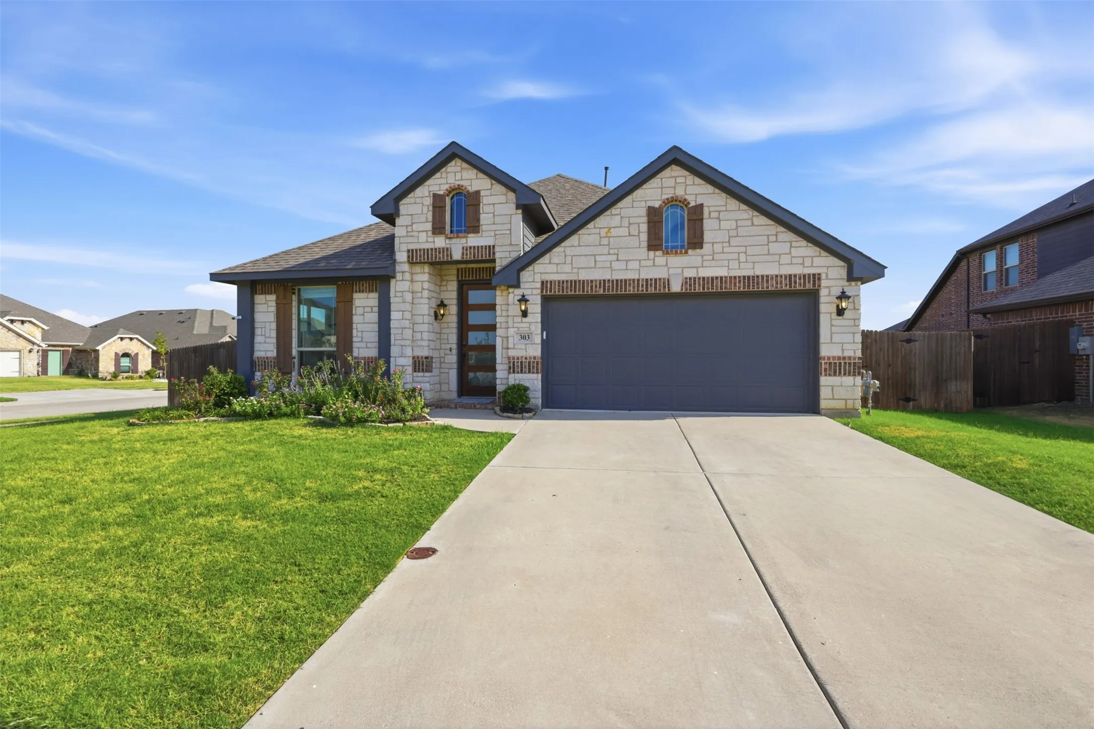 Single Family Residence For Sale in Denton County , 303 Pineview Lane, Ponder, Texas 76259, 4 Bedroom, 3 Bathroom, 2 Garage spaces, 2,456 Sqft, built in 2022, mls#21369243, Real Estate Agent in Ponder, Homes For Sale in Denton county, Homes For Sale in Ponder, Realtor in Ponder Texas, Real Estate Brokerage Independent Realty Texas, Luminita Cordes Realtor