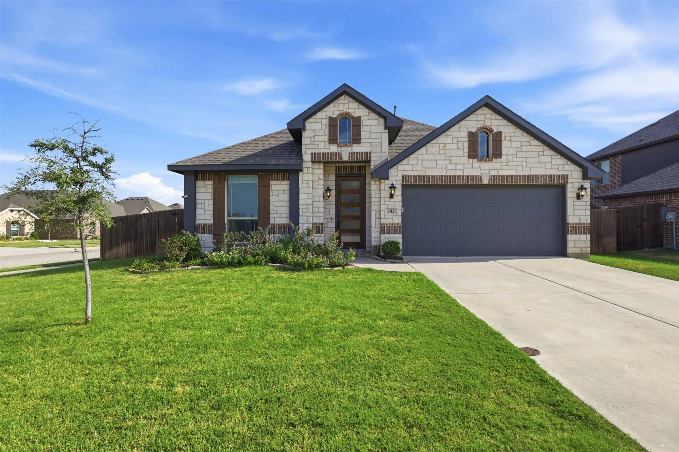 Single Family Residence For Sale in Denton County , 303 Pineview Lane, Ponder, Texas 76259, 4 Bedroom, 3 Bathroom, 2 Garage spaces, 2,456 Sqft, built in 2022, mls#21369243, Real Estate Agent in Ponder, Homes For Sale in Denton county, Homes For Sale in Ponder, Realtor in Ponder Texas, Real Estate Brokerage Independent Realty Texas, Luminita Cordes Realtor