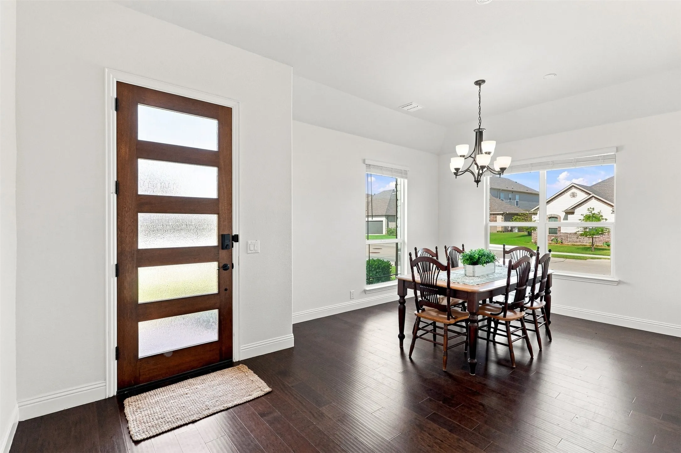 Single Family Residence For Sale in Denton County , 303 Pineview Lane, Ponder, Texas 76259, 4 Bedroom, 3 Bathroom, 2 Garage spaces, 2,456 Sqft, built in 2022, mls#21369243, Real Estate Agent in Ponder, Homes For Sale in Denton county, Homes For Sale in Ponder, Realtor in Ponder Texas, Real Estate Brokerage Independent Realty Texas, Luminita Cordes Realtor