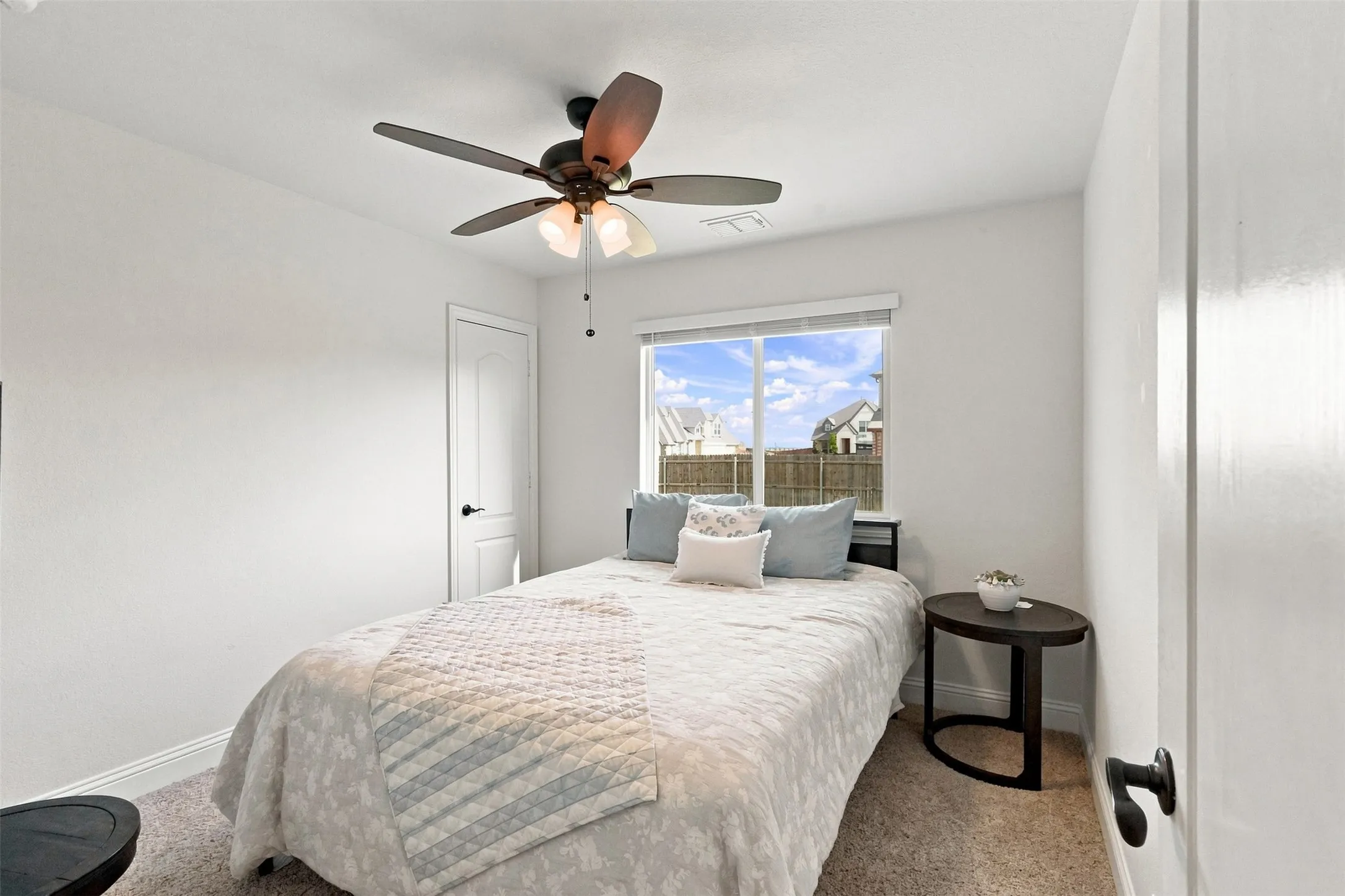 Single Family Residence For Sale in Denton County , 303 Pineview Lane, Ponder, Texas 76259, 4 Bedroom, 3 Bathroom, 2 Garage spaces, 2,456 Sqft, built in 2022, mls#21369243, Real Estate Agent in Ponder, Homes For Sale in Denton county, Homes For Sale in Ponder, Realtor in Ponder Texas, Real Estate Brokerage Independent Realty Texas, Luminita Cordes Realtor