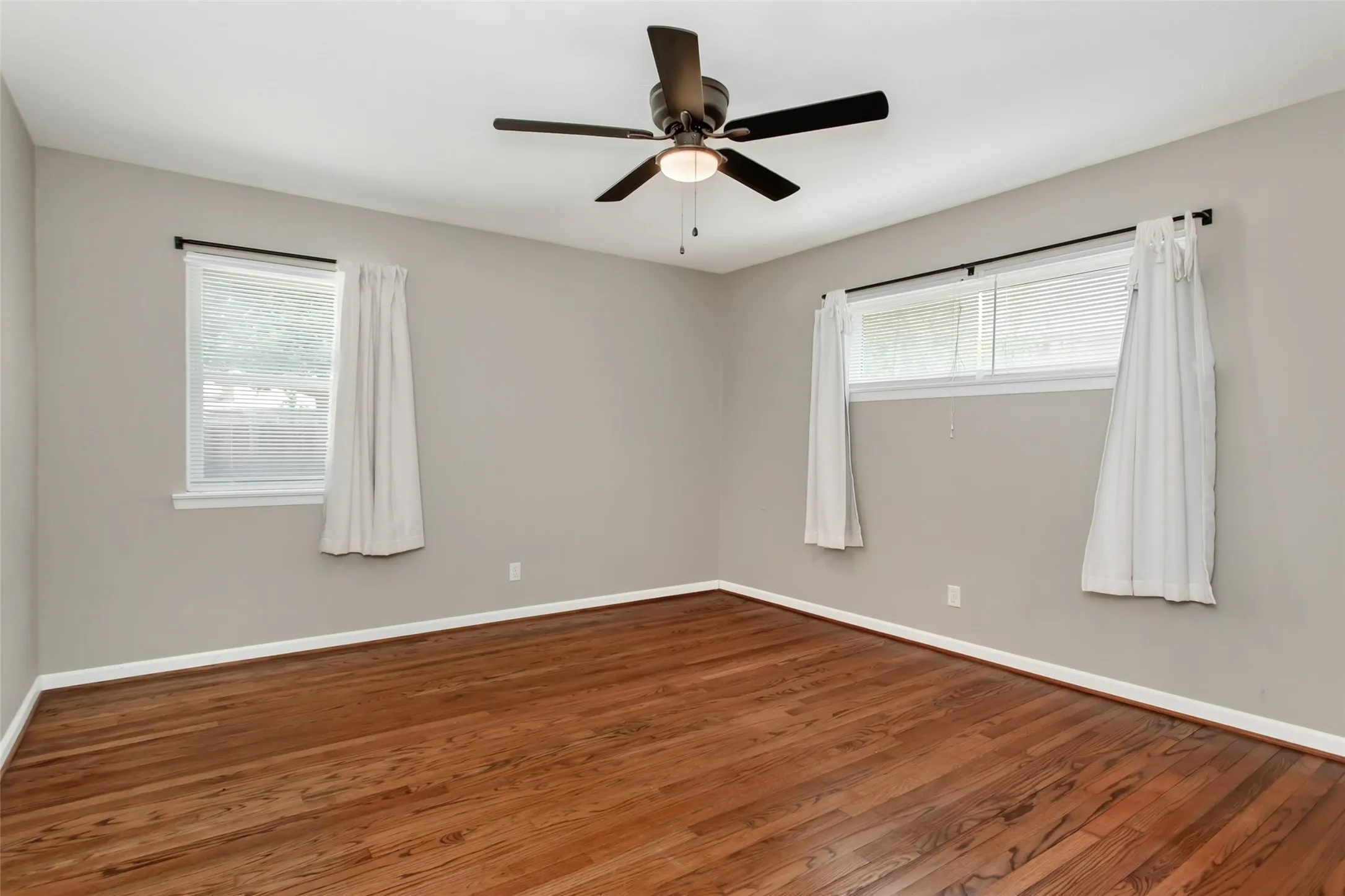 Single Family Residence For Sale in Dallas County , 2510 Pinebluff Drive, Dallas, Texas 75228, 3 Bedroom, 2 Bathroom, 2 Garage spaces, 2,037 Sqft, built in 1961, mls#21369495, Real Estate Agent in Dallas, Homes For Sale in Dallas county, Homes For Sale in Dallas, Realtor in Dallas Texas, Real Estate Brokerage Independent Realty Texas, Luminita Cordes Realtor
