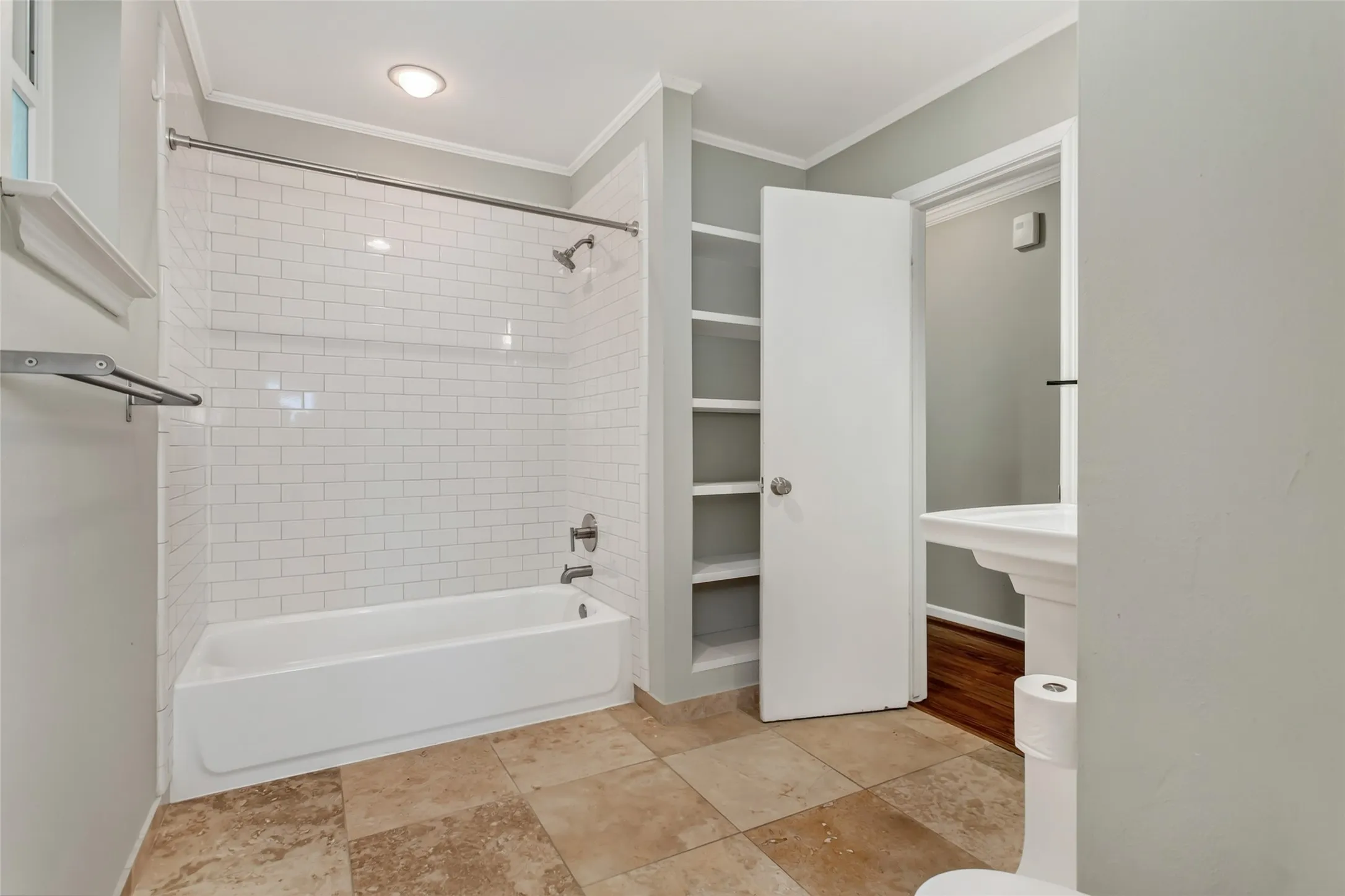 Single Family Residence For Sale in Dallas County , 2510 Pinebluff Drive, Dallas, Texas 75228, 3 Bedroom, 2 Bathroom, 2 Garage spaces, 2,037 Sqft, built in 1961, mls#21369495, Real Estate Agent in Dallas, Homes For Sale in Dallas county, Homes For Sale in Dallas, Realtor in Dallas Texas, Real Estate Brokerage Independent Realty Texas, Luminita Cordes Realtor