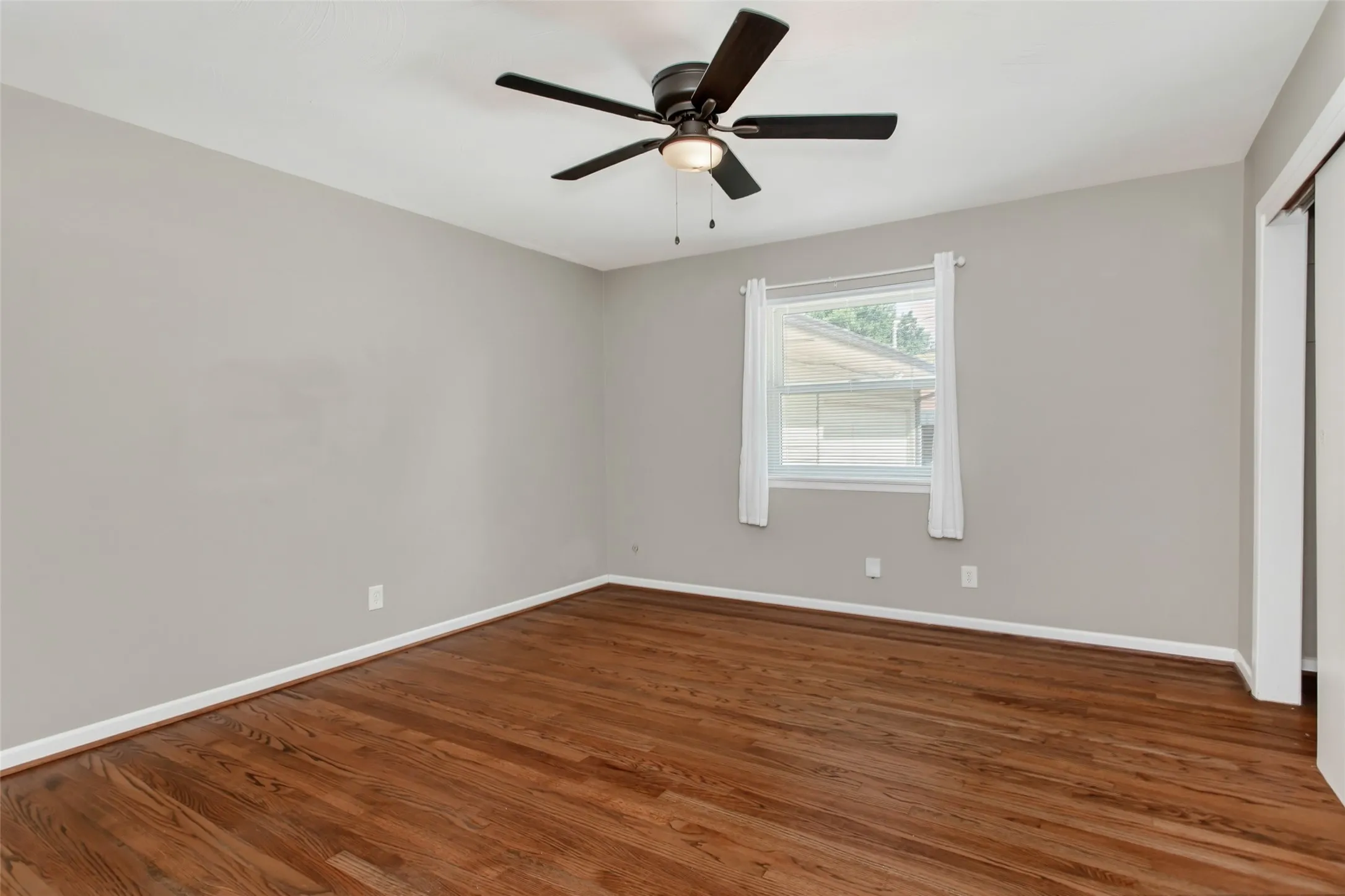 Single Family Residence For Sale in Dallas County , 2510 Pinebluff Drive, Dallas, Texas 75228, 3 Bedroom, 2 Bathroom, 2 Garage spaces, 2,037 Sqft, built in 1961, mls#21369495, Real Estate Agent in Dallas, Homes For Sale in Dallas county, Homes For Sale in Dallas, Realtor in Dallas Texas, Real Estate Brokerage Independent Realty Texas, Luminita Cordes Realtor