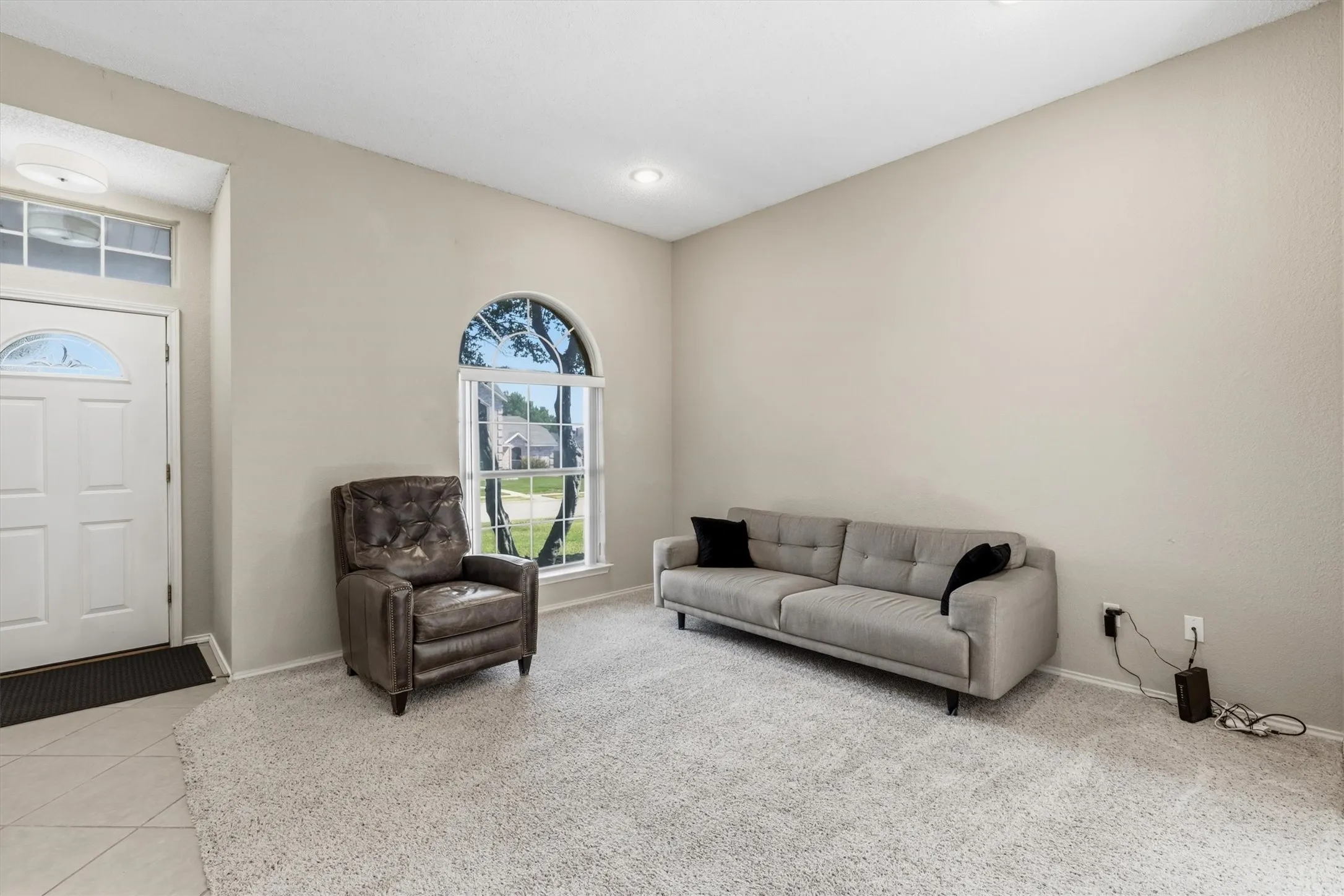Single Family Residence For Sale in Denton County , 1622 Glenmore Drive, Lewisville, Texas 75077, 3 Bedroom, 2 Bathroom, 2 Garage spaces, 1,714 Sqft, built in 1991, mls#21363855, Real Estate Agent in Lewisville, Homes For Sale in Denton county, Homes For Sale in Lewisville, Realtor in Lewisville Texas, Real Estate Brokerage Independent Realty Texas, Luminita Cordes Realtor