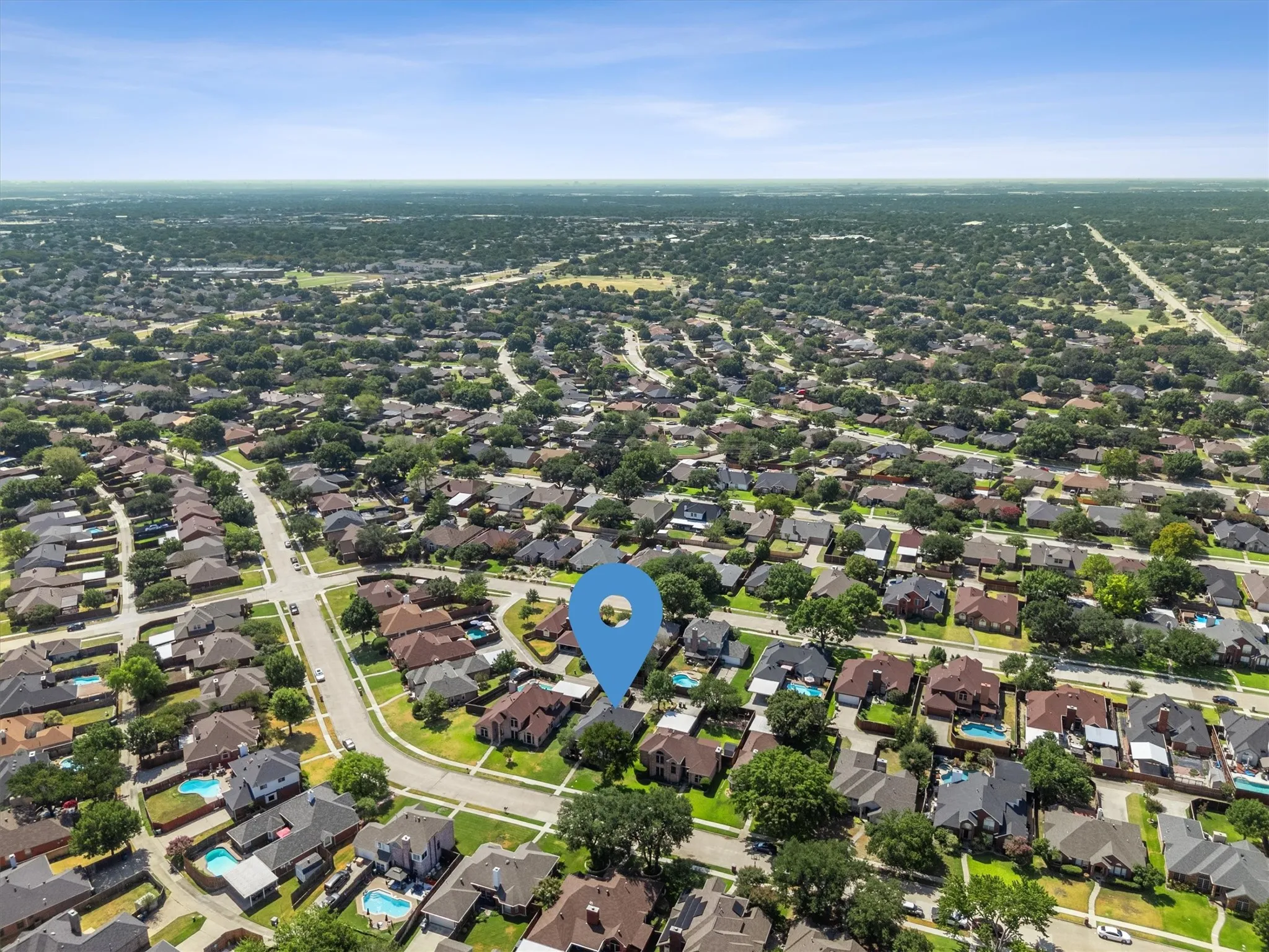 Single Family Residence For Sale in Denton County , 1622 Glenmore Drive, Lewisville, Texas 75077, 3 Bedroom, 2 Bathroom, 2 Garage spaces, 1,714 Sqft, built in 1991, mls#21363855, Real Estate Agent in Lewisville, Homes For Sale in Denton county, Homes For Sale in Lewisville, Realtor in Lewisville Texas, Real Estate Brokerage Independent Realty Texas, Luminita Cordes Realtor