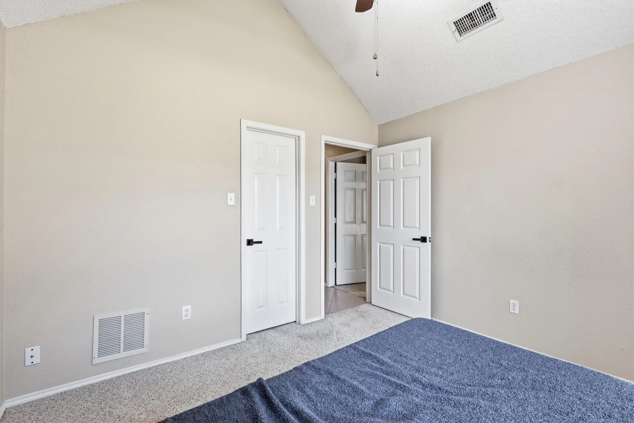 Single Family Residence For Sale in Denton County , 1622 Glenmore Drive, Lewisville, Texas 75077, 3 Bedroom, 2 Bathroom, 2 Garage spaces, 1,714 Sqft, built in 1991, mls#21363855, Real Estate Agent in Lewisville, Homes For Sale in Denton county, Homes For Sale in Lewisville, Realtor in Lewisville Texas, Real Estate Brokerage Independent Realty Texas, Luminita Cordes Realtor