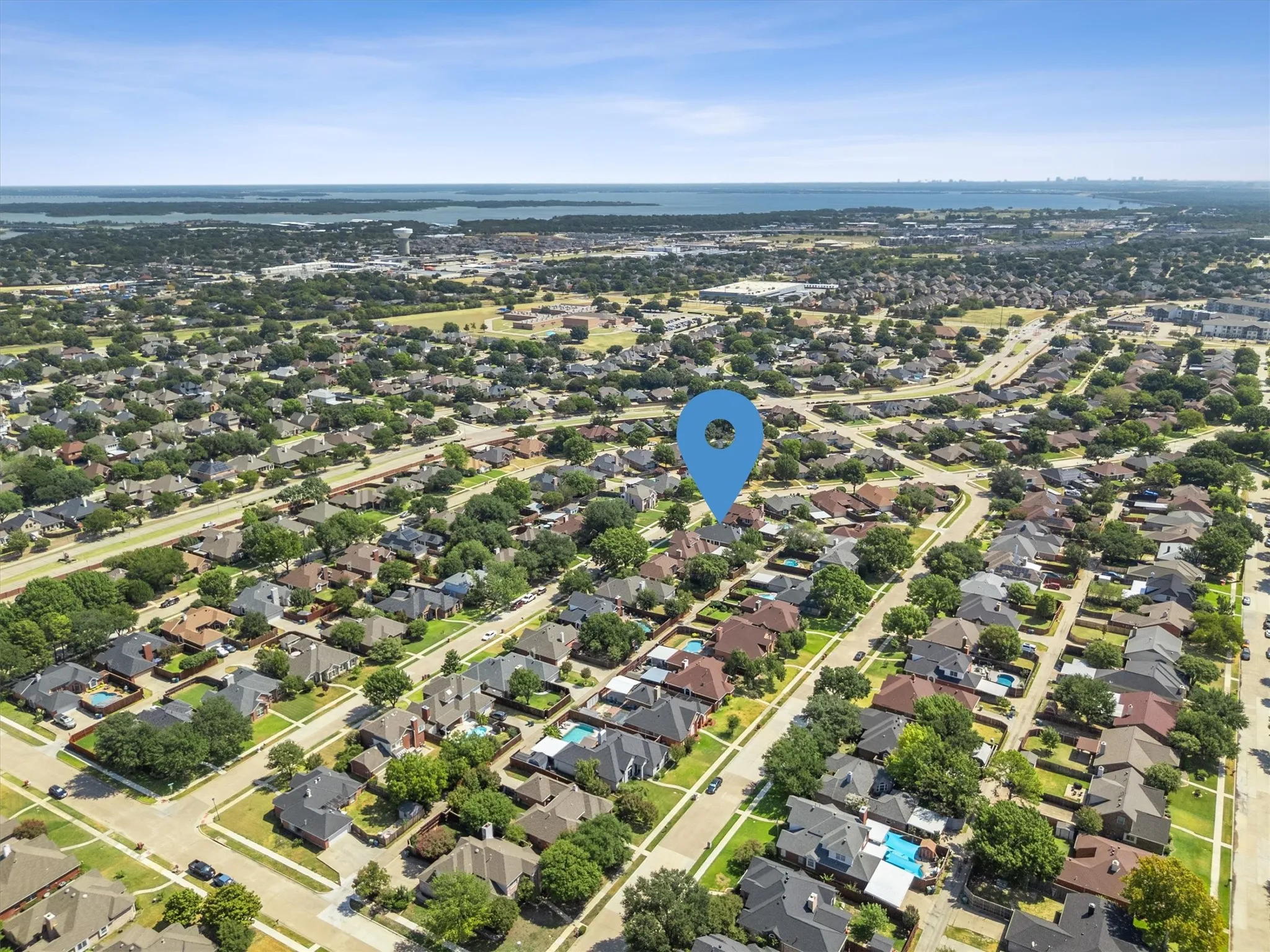 Single Family Residence For Sale in Denton County , 1622 Glenmore Drive, Lewisville, Texas 75077, 3 Bedroom, 2 Bathroom, 2 Garage spaces, 1,714 Sqft, built in 1991, mls#21363855, Real Estate Agent in Lewisville, Homes For Sale in Denton county, Homes For Sale in Lewisville, Realtor in Lewisville Texas, Real Estate Brokerage Independent Realty Texas, Luminita Cordes Realtor