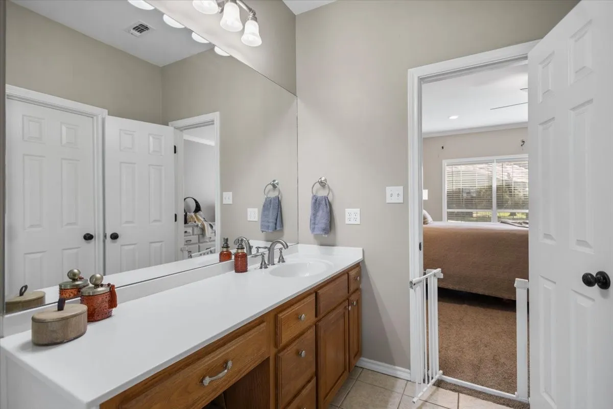 Single Family Residence For Sale in Smith County , 22205 N US HIGHWAY 69, Mineola, Texas 75773, 4 Bedroom, 3 Bathroom, 2 Garage spaces, 2,227 Sqft, built in 2001, mls#21329236, Real Estate Agent in Mineola, Homes For Sale in Smith county, Homes For Sale in Mineola, Realtor in Mineola Texas, Real Estate Brokerage Independent Realty Texas, Luminita Cordes Realtor