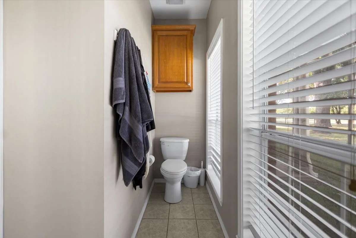 Single Family Residence For Sale in Smith County , 22205 N US HIGHWAY 69, Mineola, Texas 75773, 4 Bedroom, 3 Bathroom, 2 Garage spaces, 2,227 Sqft, built in 2001, mls#21329236, Real Estate Agent in Mineola, Homes For Sale in Smith county, Homes For Sale in Mineola, Realtor in Mineola Texas, Real Estate Brokerage Independent Realty Texas, Luminita Cordes Realtor
