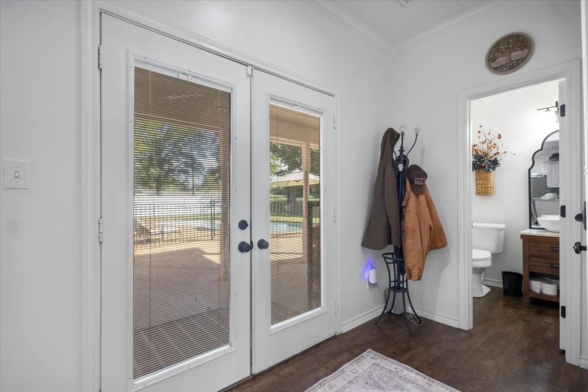 Single Family Residence For Sale in Smith County , 22205 N US HIGHWAY 69, Mineola, Texas 75773, 4 Bedroom, 3 Bathroom, 2 Garage spaces, 2,227 Sqft, built in 2001, mls#21329236, Real Estate Agent in Mineola, Homes For Sale in Smith county, Homes For Sale in Mineola, Realtor in Mineola Texas, Real Estate Brokerage Independent Realty Texas, Luminita Cordes Realtor