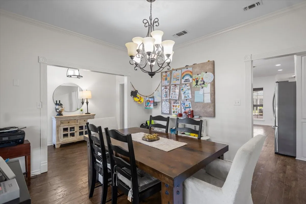 Single Family Residence For Sale in Smith County , 22205 N US HIGHWAY 69, Mineola, Texas 75773, 4 Bedroom, 3 Bathroom, 2 Garage spaces, 2,227 Sqft, built in 2001, mls#21329236, Real Estate Agent in Mineola, Homes For Sale in Smith county, Homes For Sale in Mineola, Realtor in Mineola Texas, Real Estate Brokerage Independent Realty Texas, Luminita Cordes Realtor