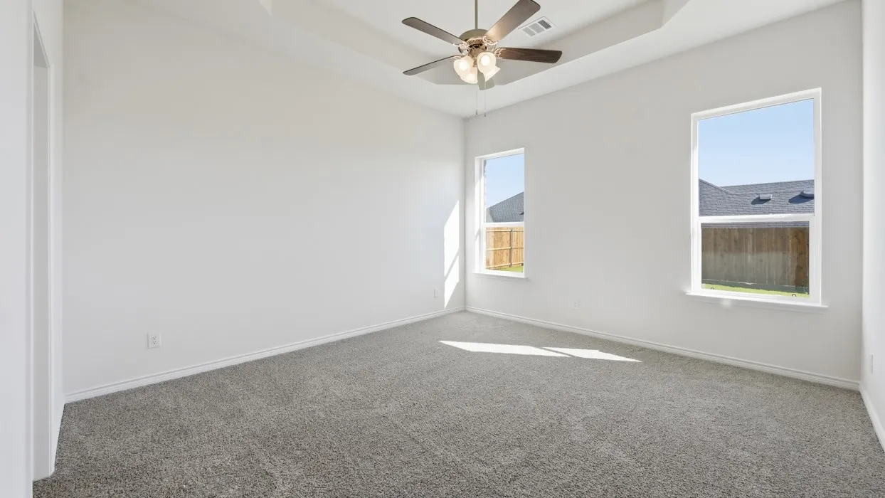 Tray ceiling with a ceiling fan