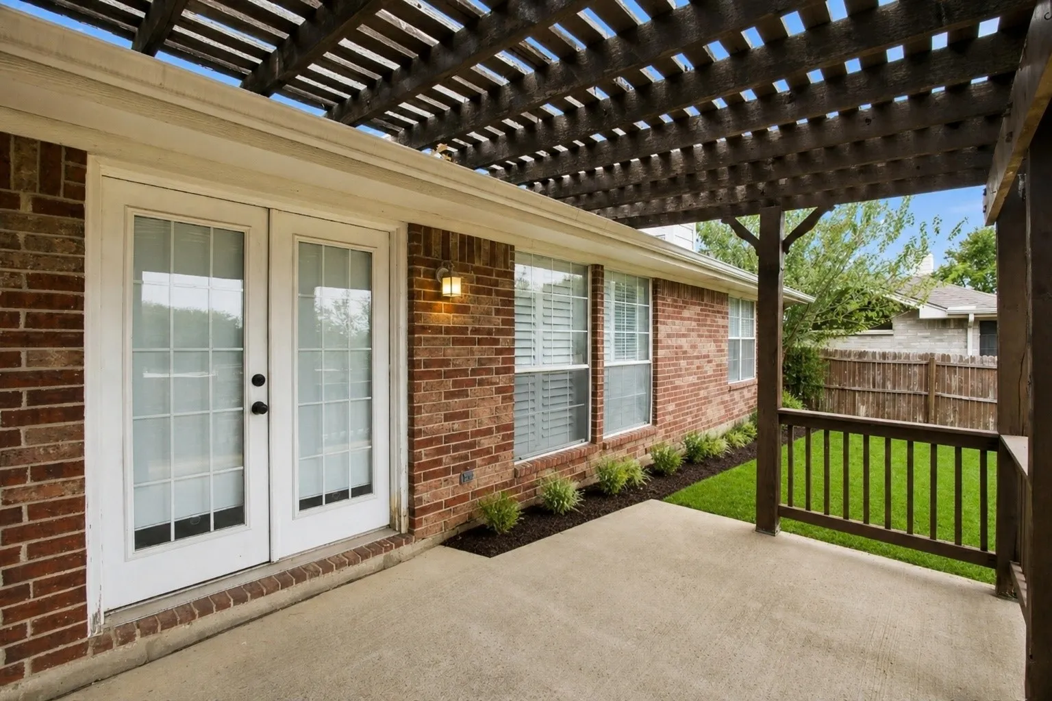 Single Family Residence For Sale in Tarrant County , 4812 Stetson Drive S, Fort Worth, Texas 76244, 3 Bedroom, 2 Bathroom, 2 Garage spaces, 1,532 Sqft, built in 2001, mls#21363089, Real Estate Agent in Fort Worth, Homes For Sale in Tarrant county, Homes For Sale in Fort Worth, Realtor in Fort Worth Texas, Real Estate Brokerage Independent Realty Texas, Luminita Cordes Realtor