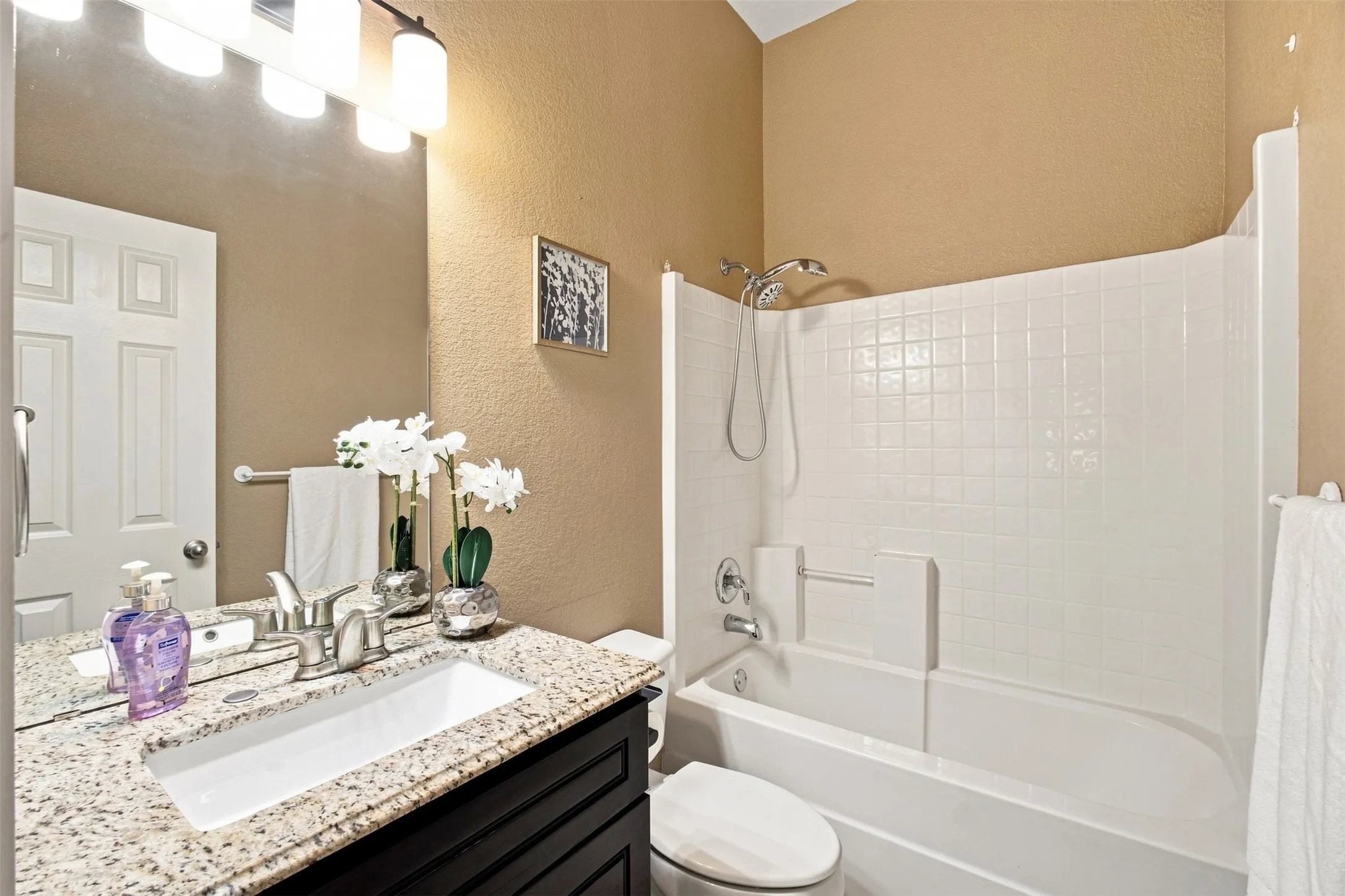 Single Family Residence For Sale in Tarrant County , 4812 Stetson Drive S, Fort Worth, Texas 76244, 3 Bedroom, 2 Bathroom, 2 Garage spaces, 1,532 Sqft, built in 2001, mls#21363089, Real Estate Agent in Fort Worth, Homes For Sale in Tarrant county, Homes For Sale in Fort Worth, Realtor in Fort Worth Texas, Real Estate Brokerage Independent Realty Texas, Luminita Cordes Realtor
