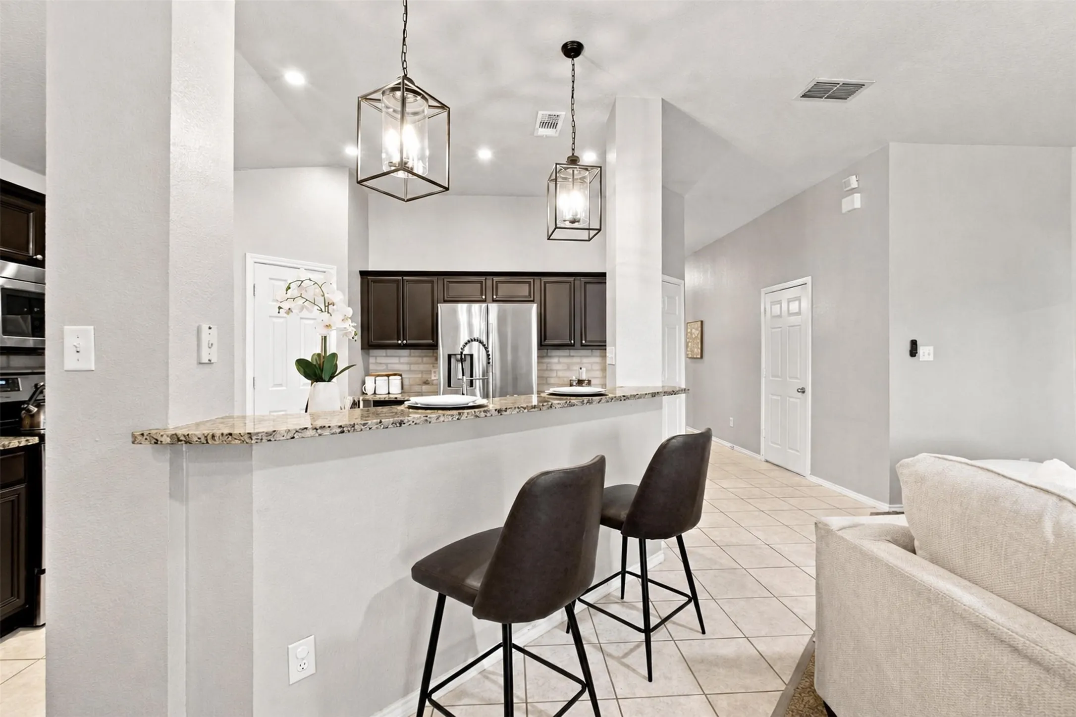 Single Family Residence For Sale in Tarrant County , 4812 Stetson Drive S, Fort Worth, Texas 76244, 3 Bedroom, 2 Bathroom, 2 Garage spaces, 1,532 Sqft, built in 2001, mls#21363089, Real Estate Agent in Fort Worth, Homes For Sale in Tarrant county, Homes For Sale in Fort Worth, Realtor in Fort Worth Texas, Real Estate Brokerage Independent Realty Texas, Luminita Cordes Realtor