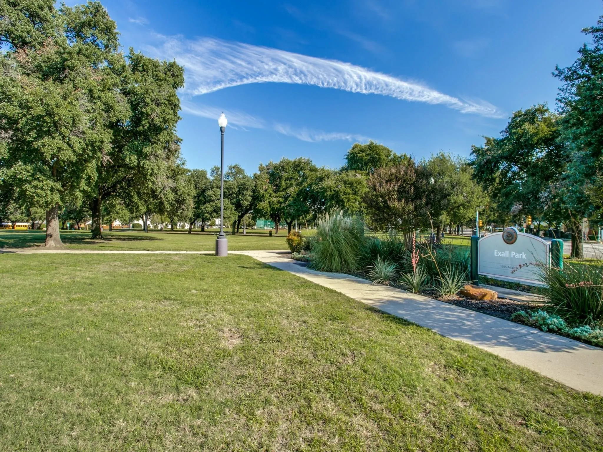 Townhouse For Rent in Dallas County , 1303 Palm Canyon Drive, Dallas, Texas 75204, 2 Bedroom, 3 Bathroom, 2 Garage spaces, 1,790 Sqft, built in 2015, mls#21369793, Real Estate Agent in Dallas, Homes For Rent in Dallas county, Homes For Rent in Dallas, Realtor in Dallas Texas, Real Estate Brokerage Independent Realty Texas, Luminita Cordes Realtor