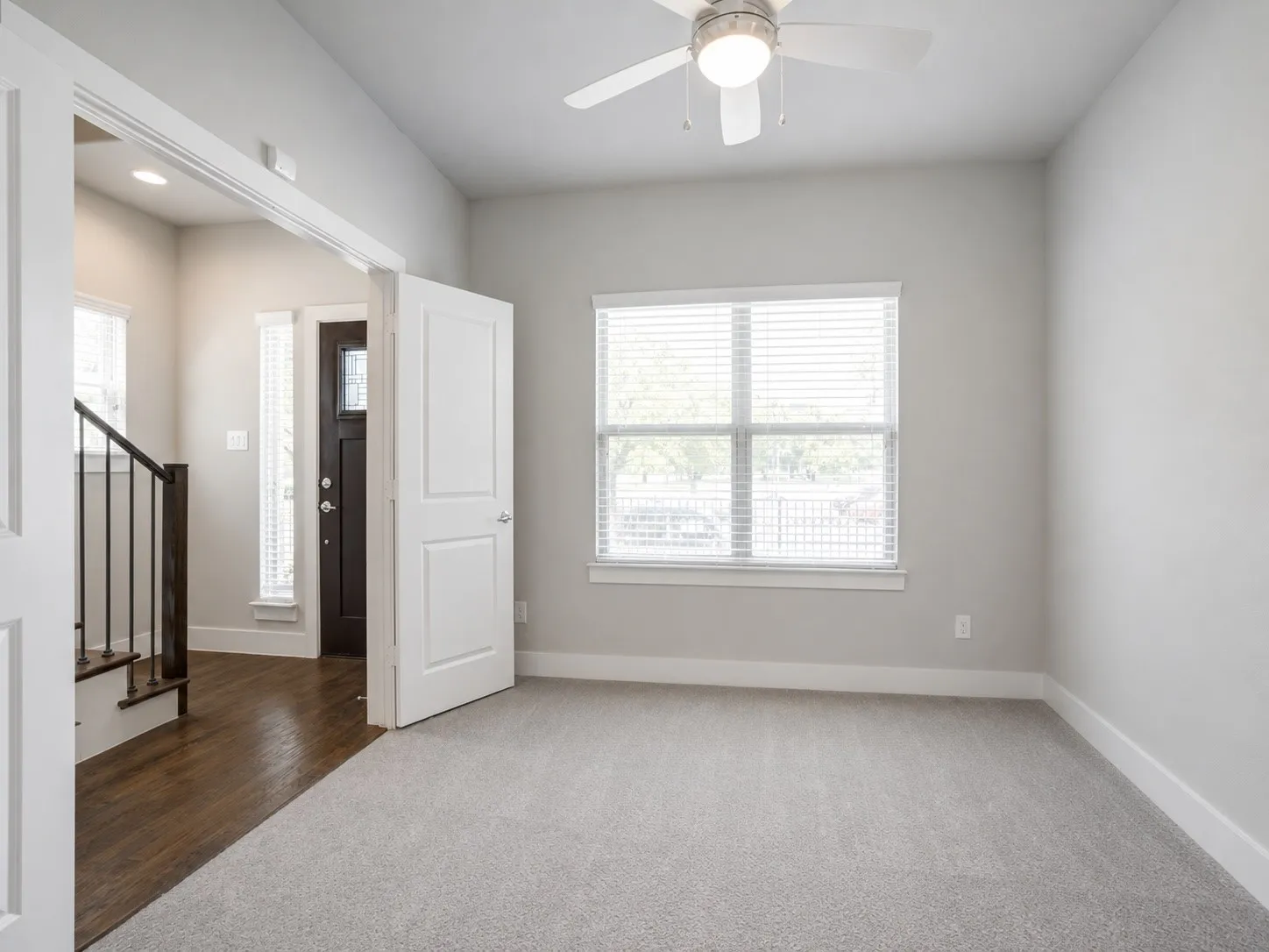 Townhouse For Rent in Dallas County , 1303 Palm Canyon Drive, Dallas, Texas 75204, 2 Bedroom, 3 Bathroom, 2 Garage spaces, 1,790 Sqft, built in 2015, mls#21369793, Real Estate Agent in Dallas, Homes For Rent in Dallas county, Homes For Rent in Dallas, Realtor in Dallas Texas, Real Estate Brokerage Independent Realty Texas, Luminita Cordes Realtor