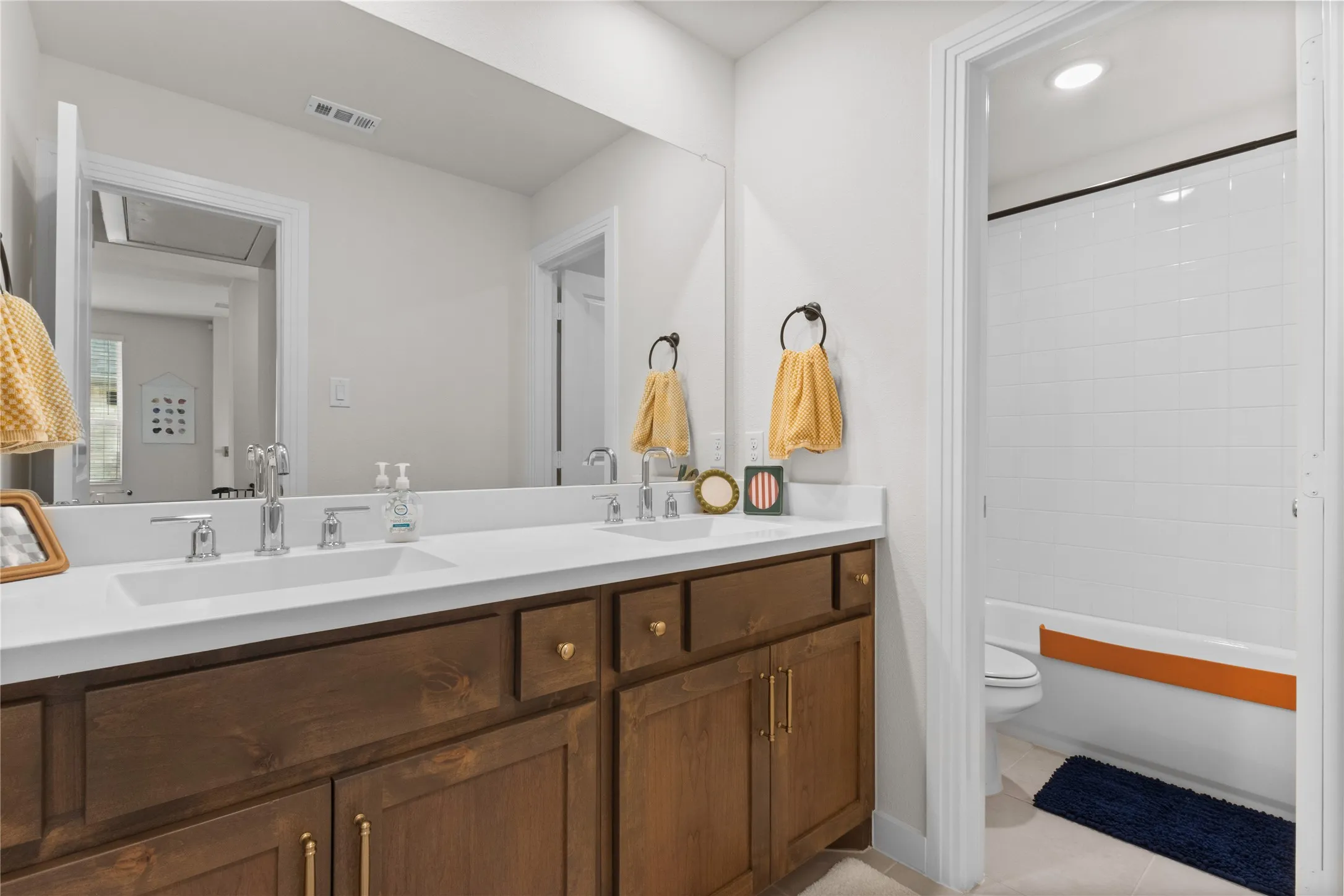 Single Family Residence For Rent in Collin County , 2609 Holland Court, Celina, Texas 75009, 4 Bedroom, 3 Bathroom, 2 Garage spaces, 2,297 Sqft, built in 2023, mls#21369815, Real Estate Agent in Celina, Homes For Rent in Collin county, Homes For Rent in Celina, Realtor in Celina Texas, Real Estate Brokerage Independent Realty Texas, Luminita Cordes Realtor