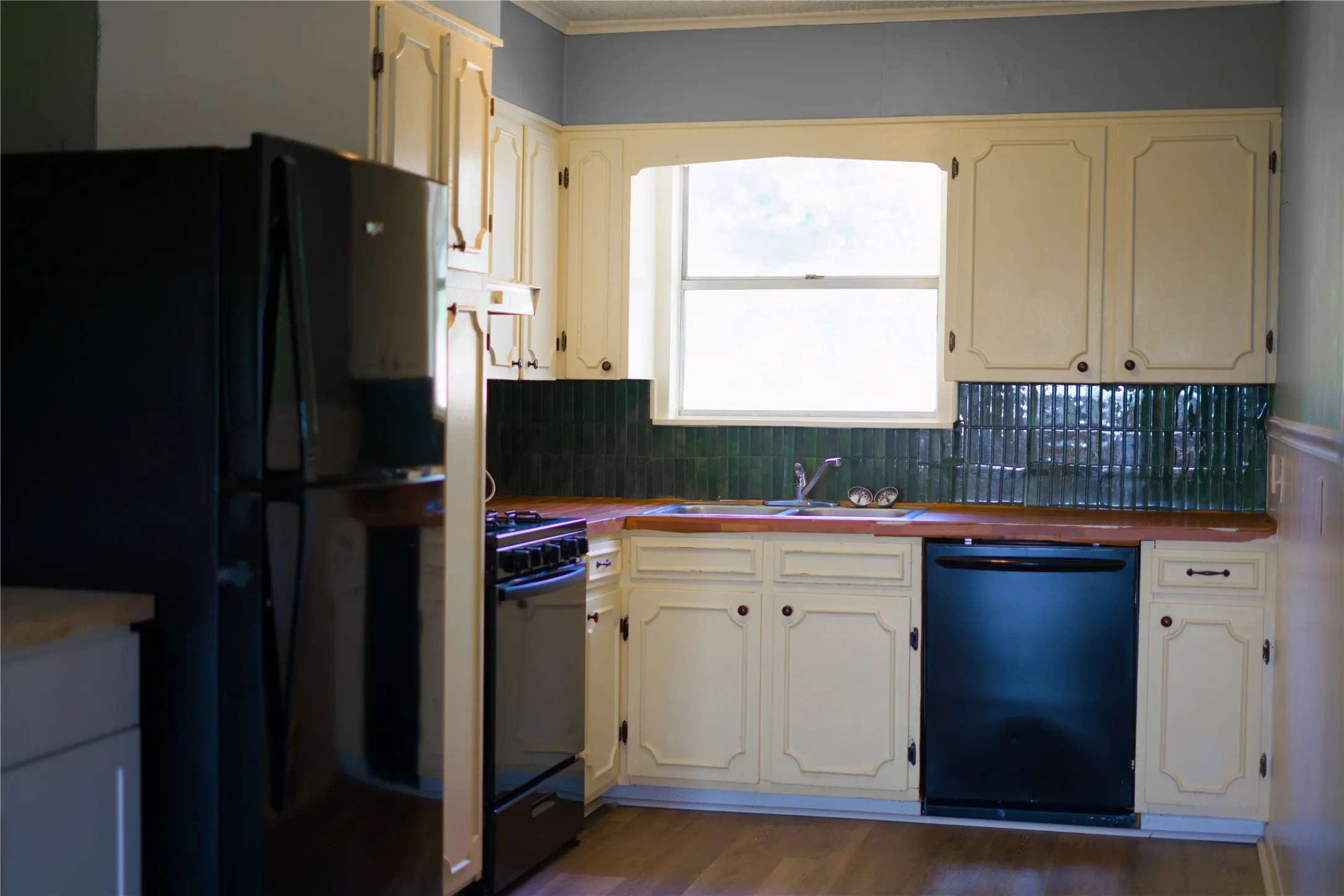 Single Family Residence For Sale in San Saba County , 905 N 9th Street, San Saba, Texas 76877, 4 Bedroom, 2 Bathroom, Garage spaces, 1,696 Sqft, built in 1998, mls#21368818, Real Estate Agent in San Saba, Homes For Sale in San Saba county, Homes For Sale in San Saba, Realtor in San Saba Texas, Real Estate Brokerage Independent Realty Texas, Luminita Cordes Realtor
