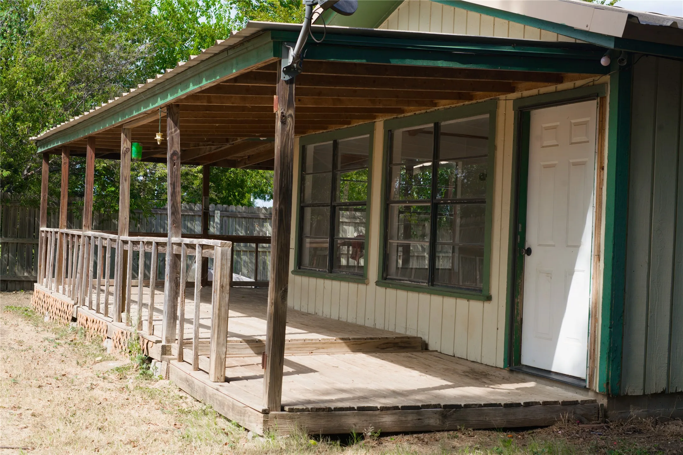 Single Family Residence For Sale in San Saba County , 905 N 9th Street, San Saba, Texas 76877, 4 Bedroom, 2 Bathroom, Garage spaces, 1,696 Sqft, built in 1998, mls#21368818, Real Estate Agent in San Saba, Homes For Sale in San Saba county, Homes For Sale in San Saba, Realtor in San Saba Texas, Real Estate Brokerage Independent Realty Texas, Luminita Cordes Realtor