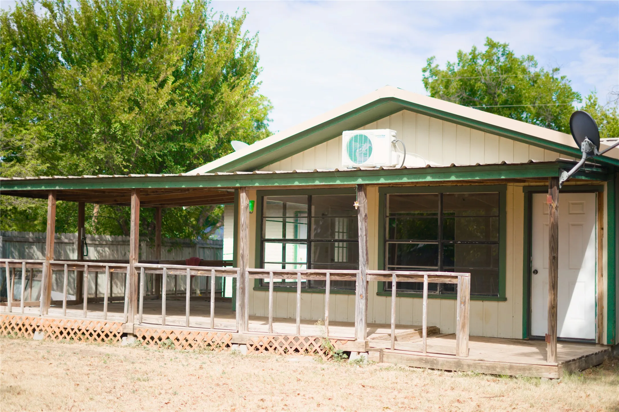 Single Family Residence For Sale in San Saba County , 905 N 9th Street, San Saba, Texas 76877, 4 Bedroom, 2 Bathroom, Garage spaces, 1,696 Sqft, built in 1998, mls#21368818, Real Estate Agent in San Saba, Homes For Sale in San Saba county, Homes For Sale in San Saba, Realtor in San Saba Texas, Real Estate Brokerage Independent Realty Texas, Luminita Cordes Realtor