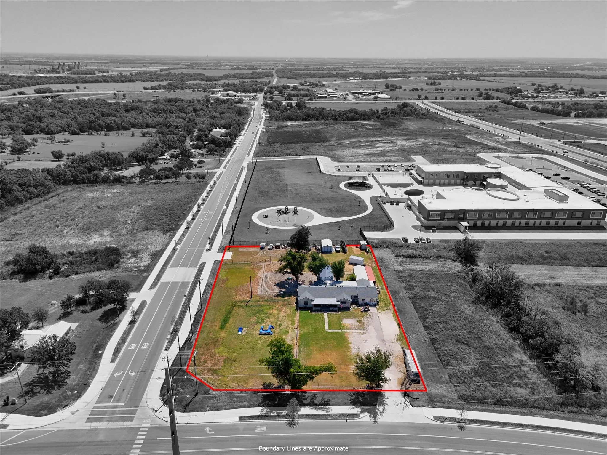 Expansive lot with direct road frontage