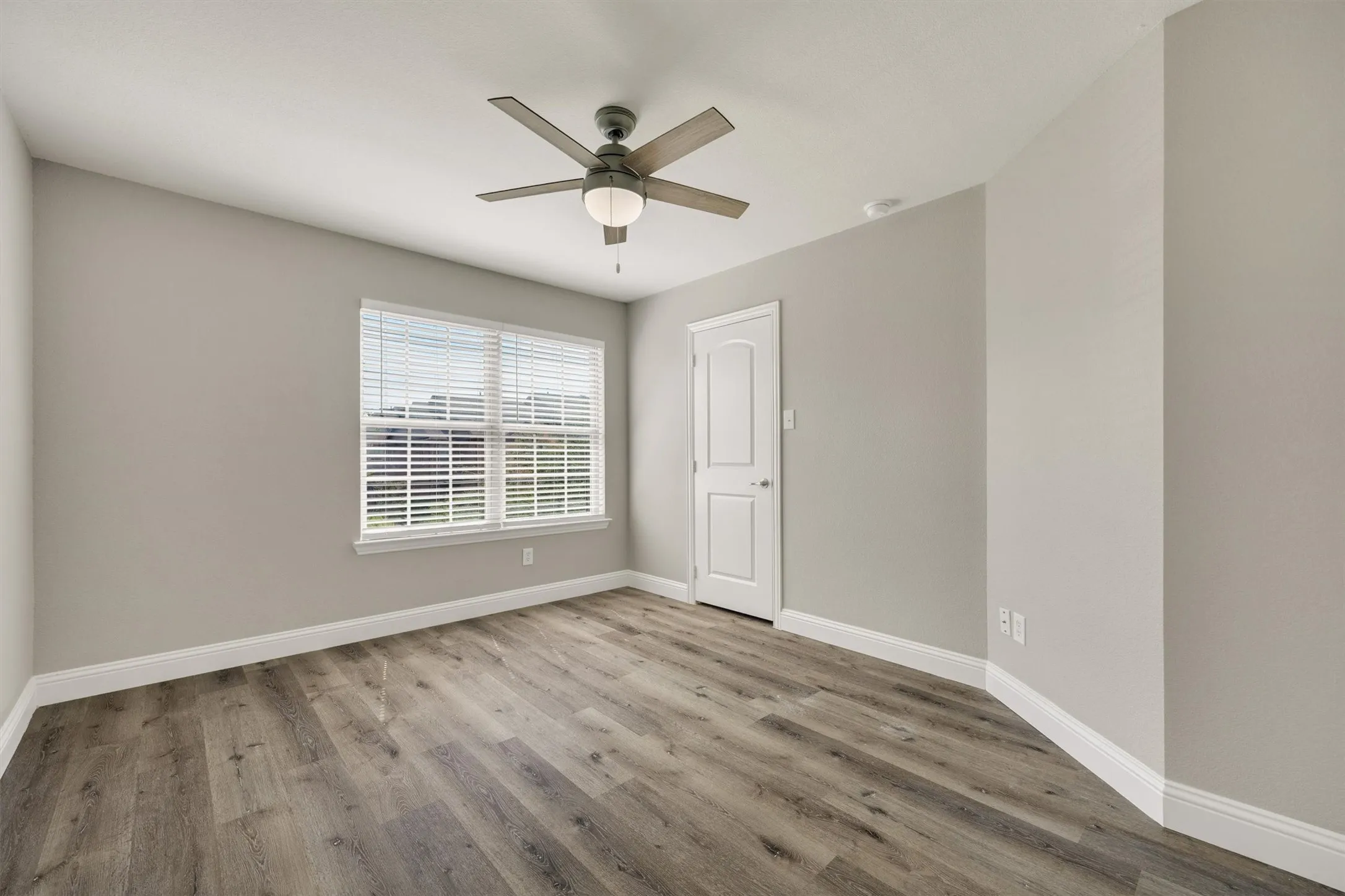 Townhouse For Sale in Denton County , 399 Teague Drive, Lewisville, Texas 75067, 3 Bedroom, 3 Bathroom, 2 Garage spaces, 1,967 Sqft, built in 2012, mls#21362479, Real Estate Agent in Lewisville, Homes For Sale in Denton county, Homes For Sale in Lewisville, Realtor in Lewisville Texas, Real Estate Brokerage Independent Realty Texas, Luminita Cordes Realtor