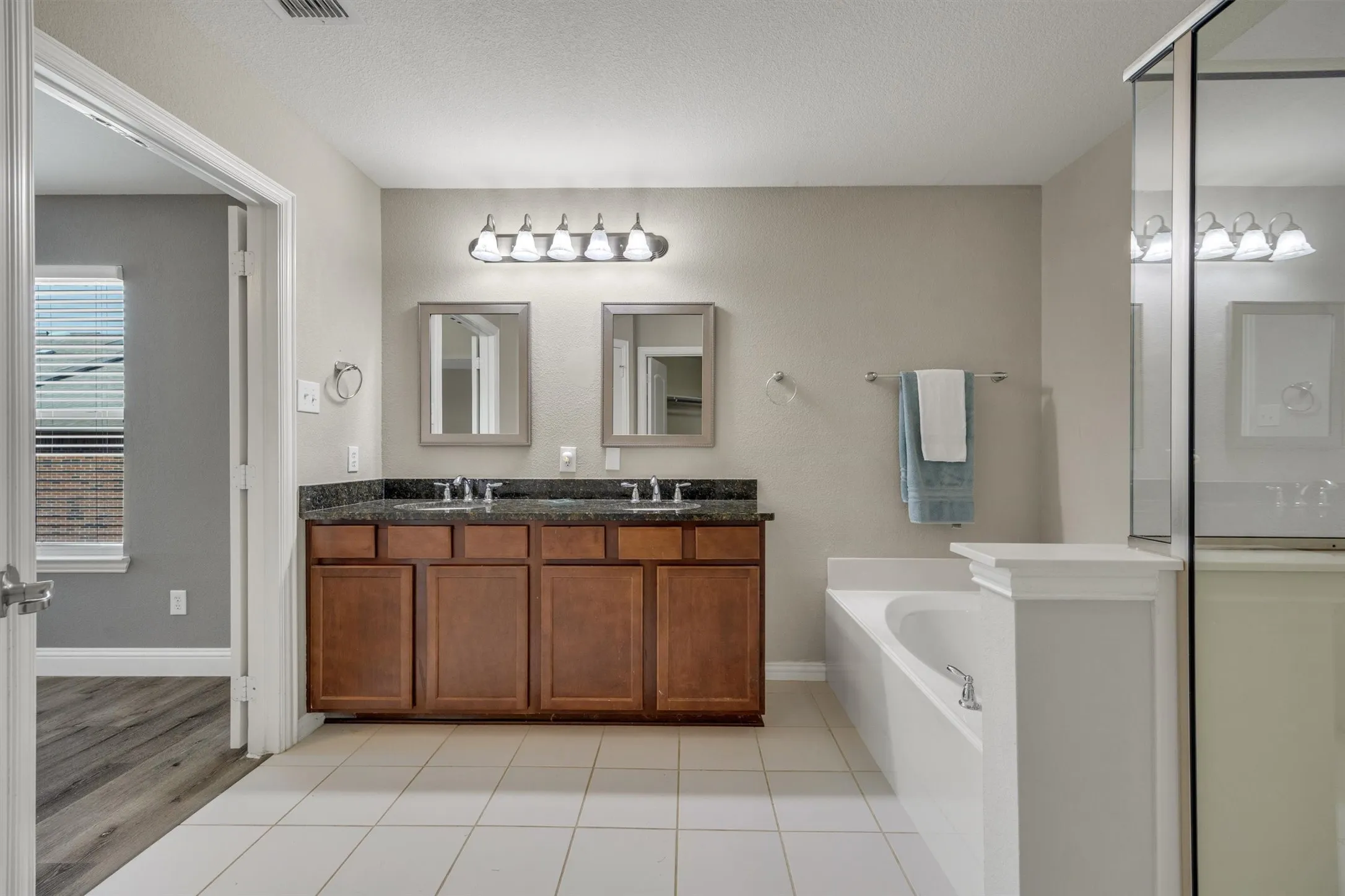 Townhouse For Sale in Denton County , 399 Teague Drive, Lewisville, Texas 75067, 3 Bedroom, 3 Bathroom, 2 Garage spaces, 1,967 Sqft, built in 2012, mls#21362479, Real Estate Agent in Lewisville, Homes For Sale in Denton county, Homes For Sale in Lewisville, Realtor in Lewisville Texas, Real Estate Brokerage Independent Realty Texas, Luminita Cordes Realtor