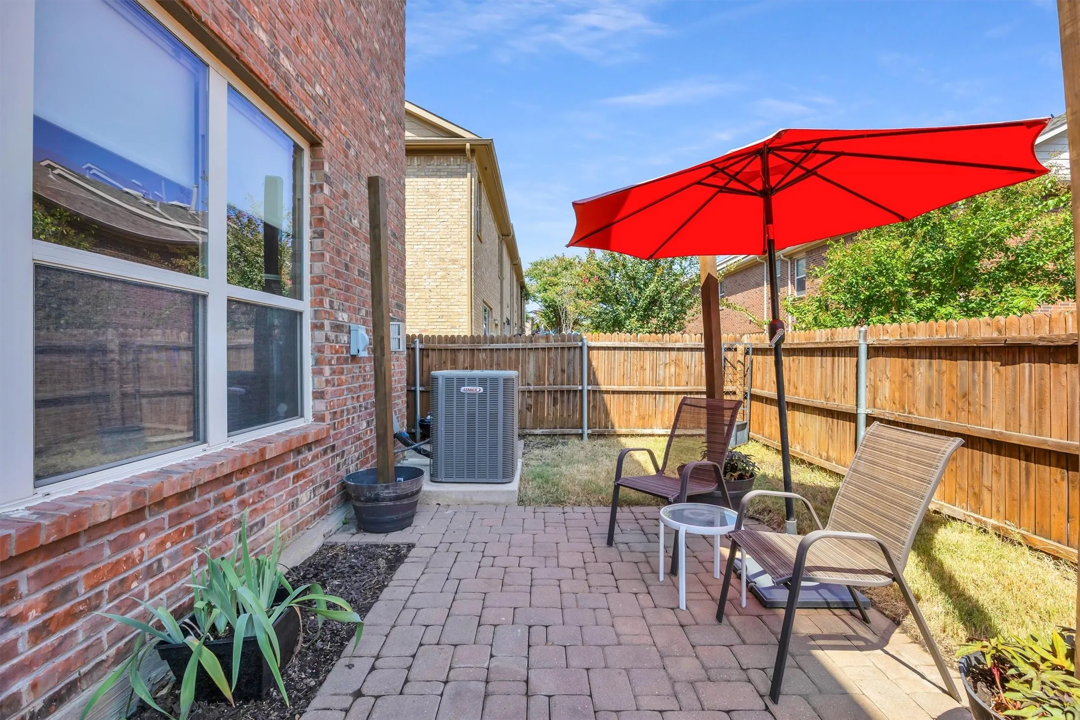 Townhouse For Sale in Denton County , 399 Teague Drive, Lewisville, Texas 75067, 3 Bedroom, 3 Bathroom, 2 Garage spaces, 1,967 Sqft, built in 2012, mls#21362479, Real Estate Agent in Lewisville, Homes For Sale in Denton county, Homes For Sale in Lewisville, Realtor in Lewisville Texas, Real Estate Brokerage Independent Realty Texas, Luminita Cordes Realtor