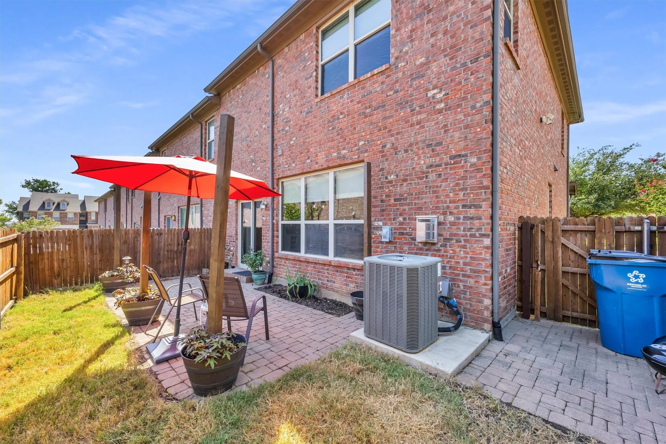Townhouse For Sale in Denton County , 399 Teague Drive, Lewisville, Texas 75067, 3 Bedroom, 3 Bathroom, 2 Garage spaces, 1,967 Sqft, built in 2012, mls#21362479, Real Estate Agent in Lewisville, Homes For Sale in Denton county, Homes For Sale in Lewisville, Realtor in Lewisville Texas, Real Estate Brokerage Independent Realty Texas, Luminita Cordes Realtor
