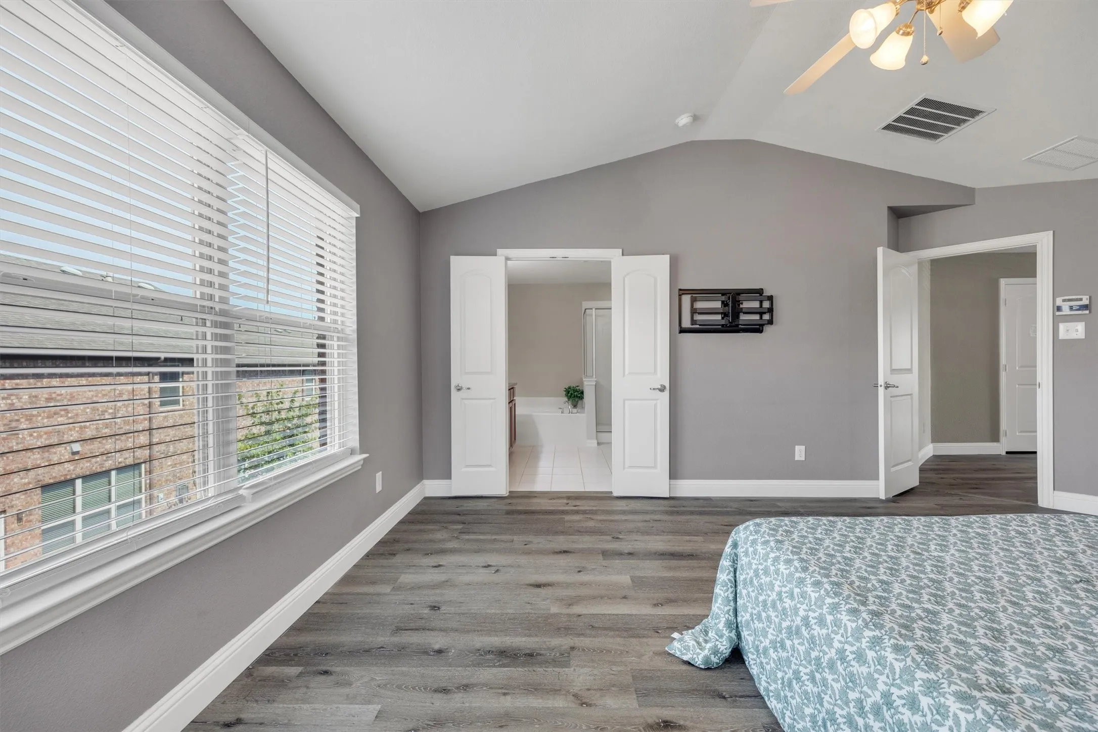 Townhouse For Sale in Denton County , 399 Teague Drive, Lewisville, Texas 75067, 3 Bedroom, 3 Bathroom, 2 Garage spaces, 1,967 Sqft, built in 2012, mls#21362479, Real Estate Agent in Lewisville, Homes For Sale in Denton county, Homes For Sale in Lewisville, Realtor in Lewisville Texas, Real Estate Brokerage Independent Realty Texas, Luminita Cordes Realtor