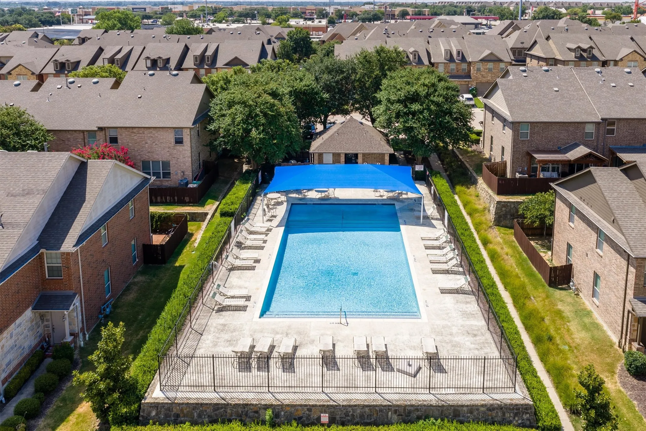 Townhouse For Sale in Denton County , 399 Teague Drive, Lewisville, Texas 75067, 3 Bedroom, 3 Bathroom, 2 Garage spaces, 1,967 Sqft, built in 2012, mls#21362479, Real Estate Agent in Lewisville, Homes For Sale in Denton county, Homes For Sale in Lewisville, Realtor in Lewisville Texas, Real Estate Brokerage Independent Realty Texas, Luminita Cordes Realtor