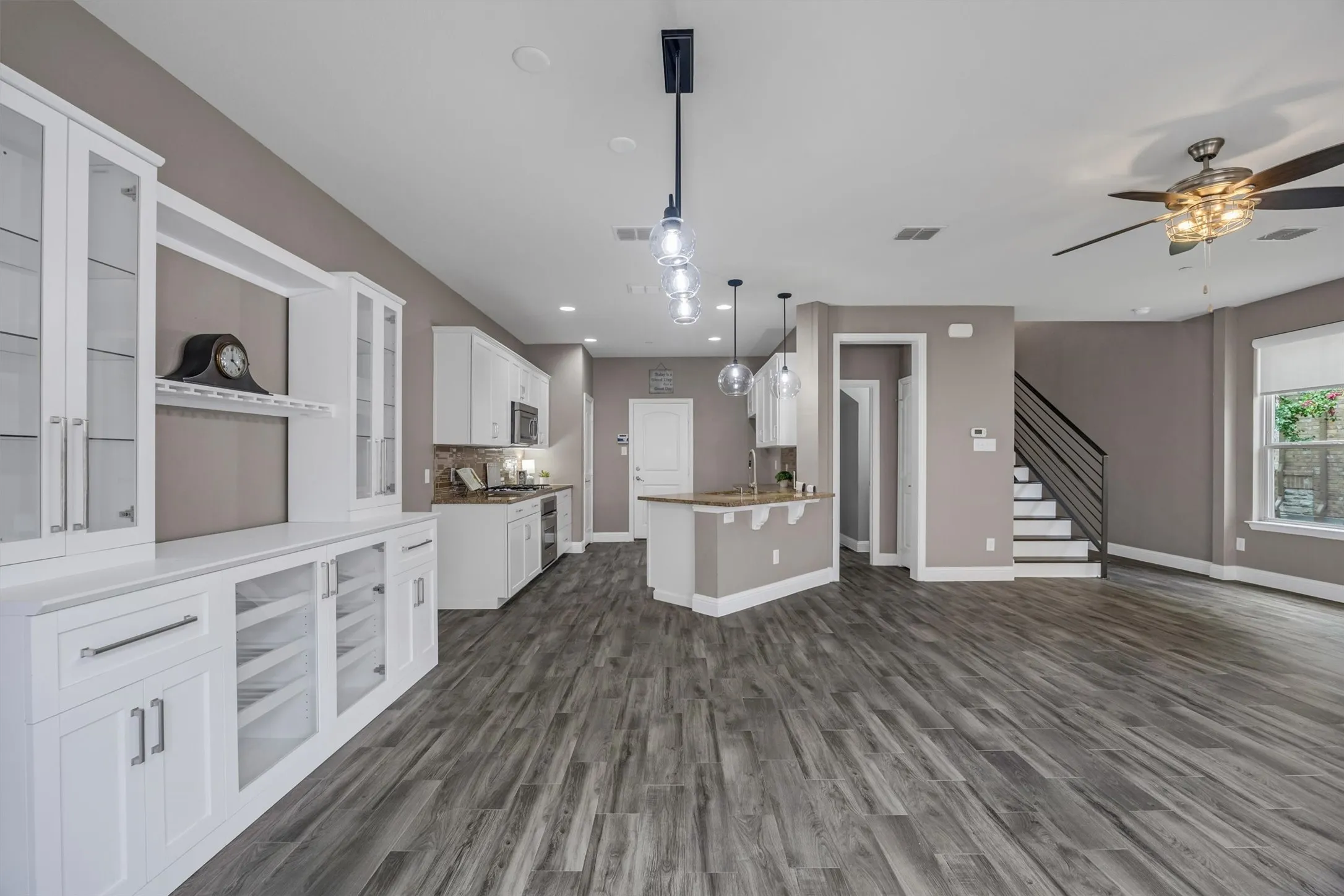 Townhouse For Sale in Denton County , 399 Teague Drive, Lewisville, Texas 75067, 3 Bedroom, 3 Bathroom, 2 Garage spaces, 1,967 Sqft, built in 2012, mls#21362479, Real Estate Agent in Lewisville, Homes For Sale in Denton county, Homes For Sale in Lewisville, Realtor in Lewisville Texas, Real Estate Brokerage Independent Realty Texas, Luminita Cordes Realtor