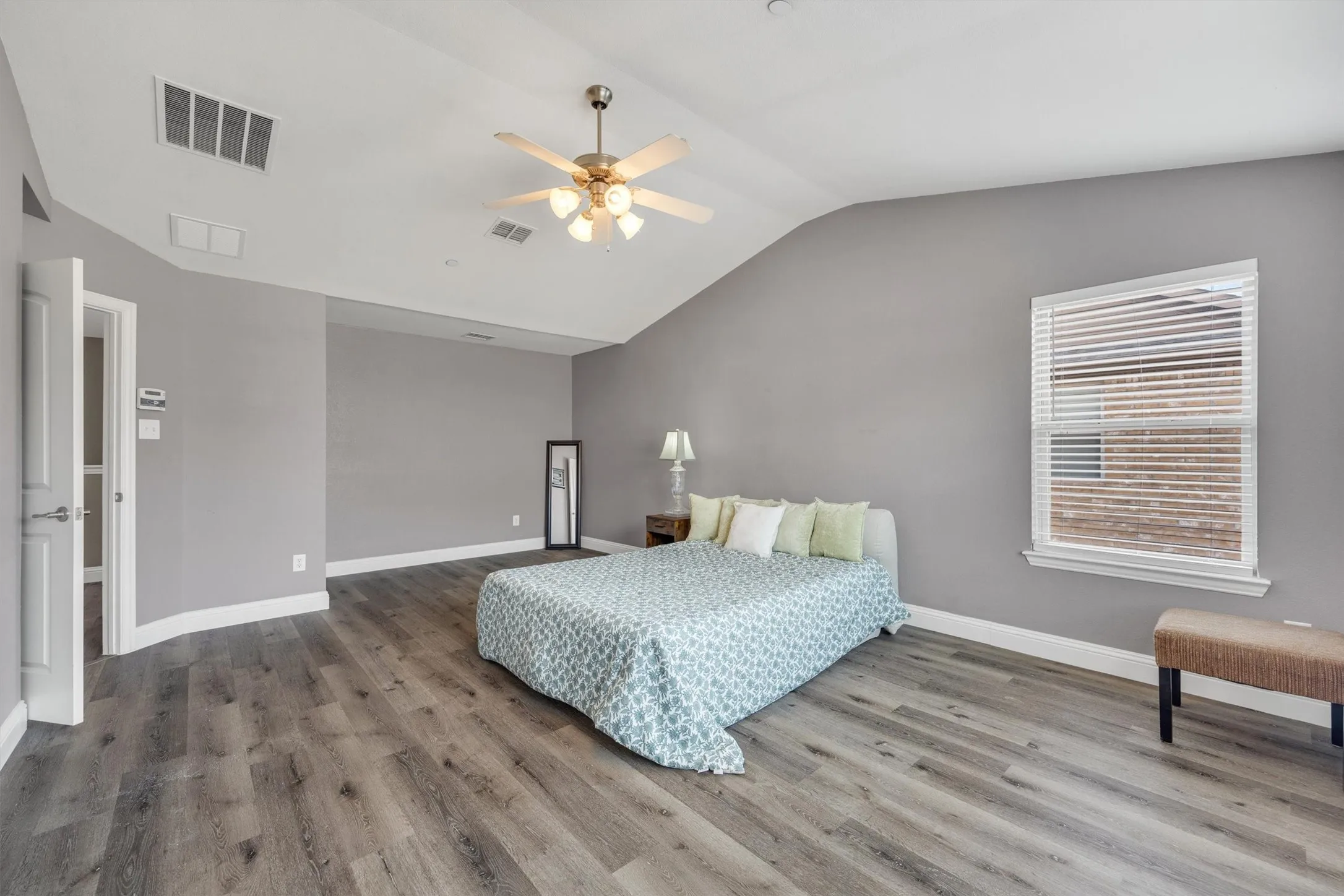 Townhouse For Sale in Denton County , 399 Teague Drive, Lewisville, Texas 75067, 3 Bedroom, 3 Bathroom, 2 Garage spaces, 1,967 Sqft, built in 2012, mls#21362479, Real Estate Agent in Lewisville, Homes For Sale in Denton county, Homes For Sale in Lewisville, Realtor in Lewisville Texas, Real Estate Brokerage Independent Realty Texas, Luminita Cordes Realtor