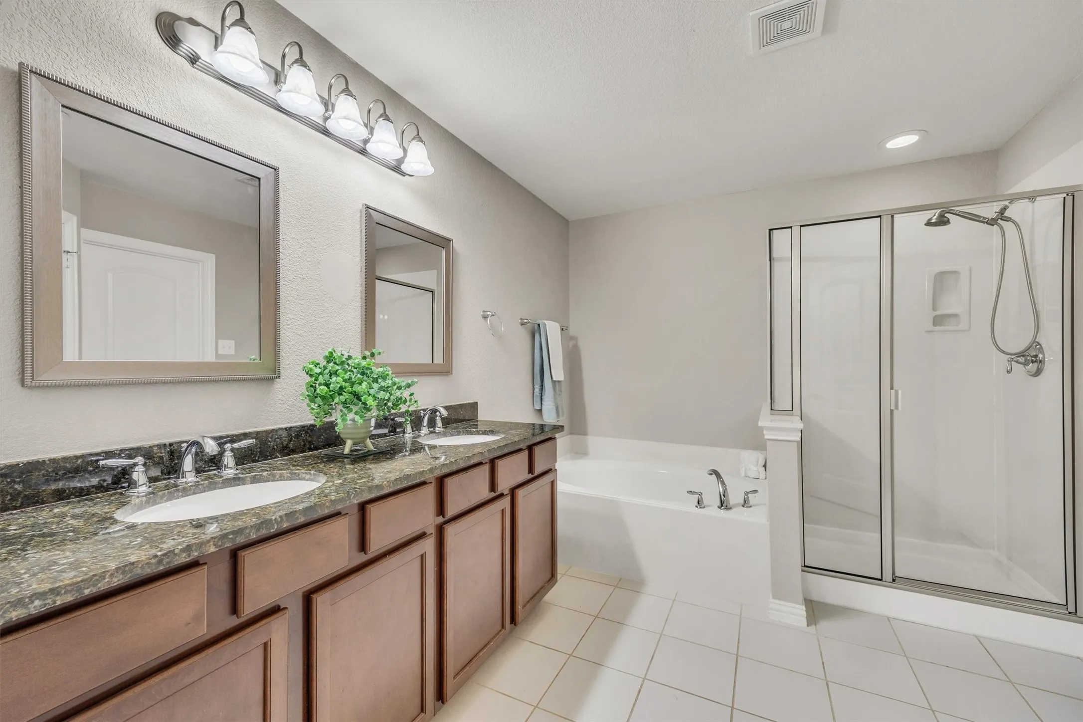 Townhouse For Sale in Denton County , 399 Teague Drive, Lewisville, Texas 75067, 3 Bedroom, 3 Bathroom, 2 Garage spaces, 1,967 Sqft, built in 2012, mls#21362479, Real Estate Agent in Lewisville, Homes For Sale in Denton county, Homes For Sale in Lewisville, Realtor in Lewisville Texas, Real Estate Brokerage Independent Realty Texas, Luminita Cordes Realtor