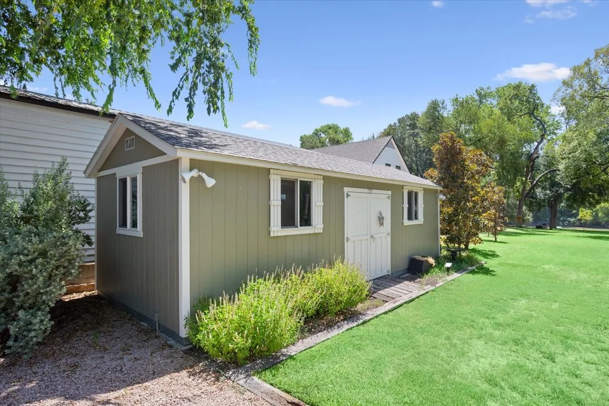 Shed