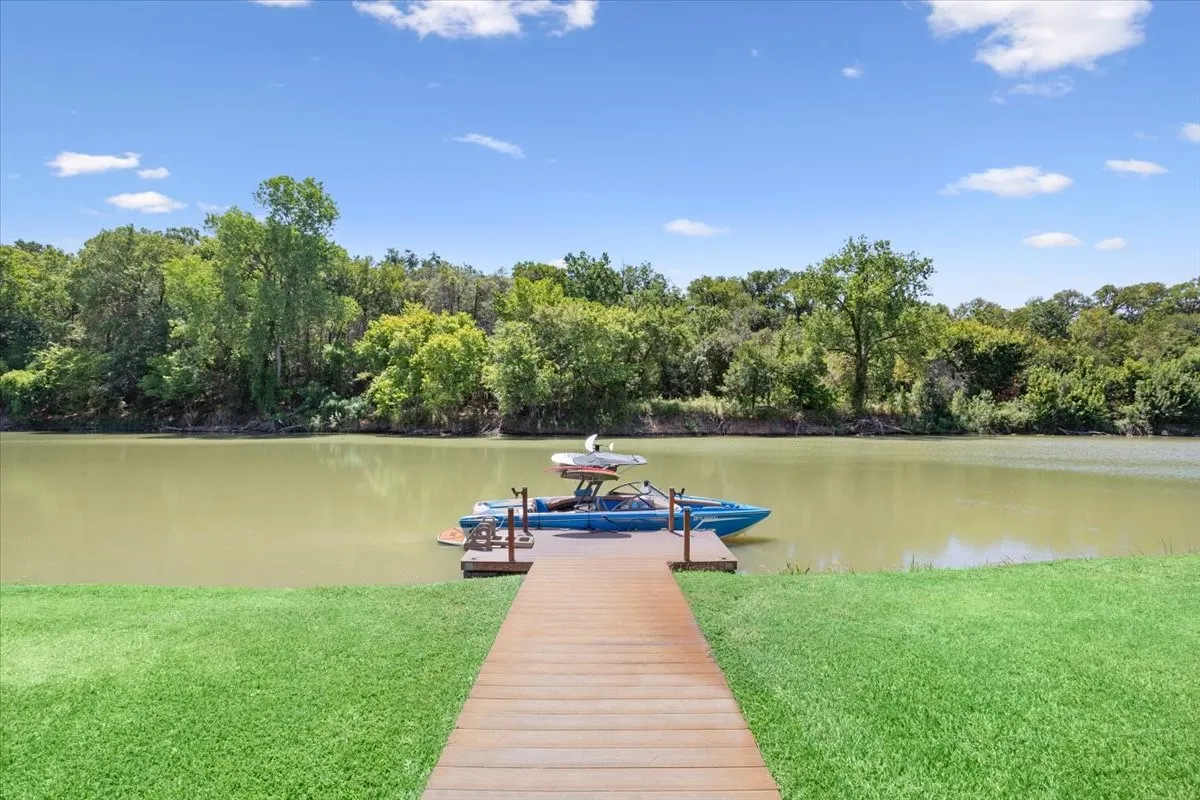 Single Family Residence For Sale in Mc Lennan County , 172 Brazos Point Drive, Waco, Texas 76705, 4 Bedroom, 3 Bathroom, 2 Garage spaces, 2,772 Sqft, built in 1984, mls#21366467, Real Estate Agent in Waco, Homes For Sale in Mc Lennan county, Homes For Sale in Waco, Realtor in Waco Texas, Real Estate Brokerage Independent Realty Texas, Luminita Cordes Realtor