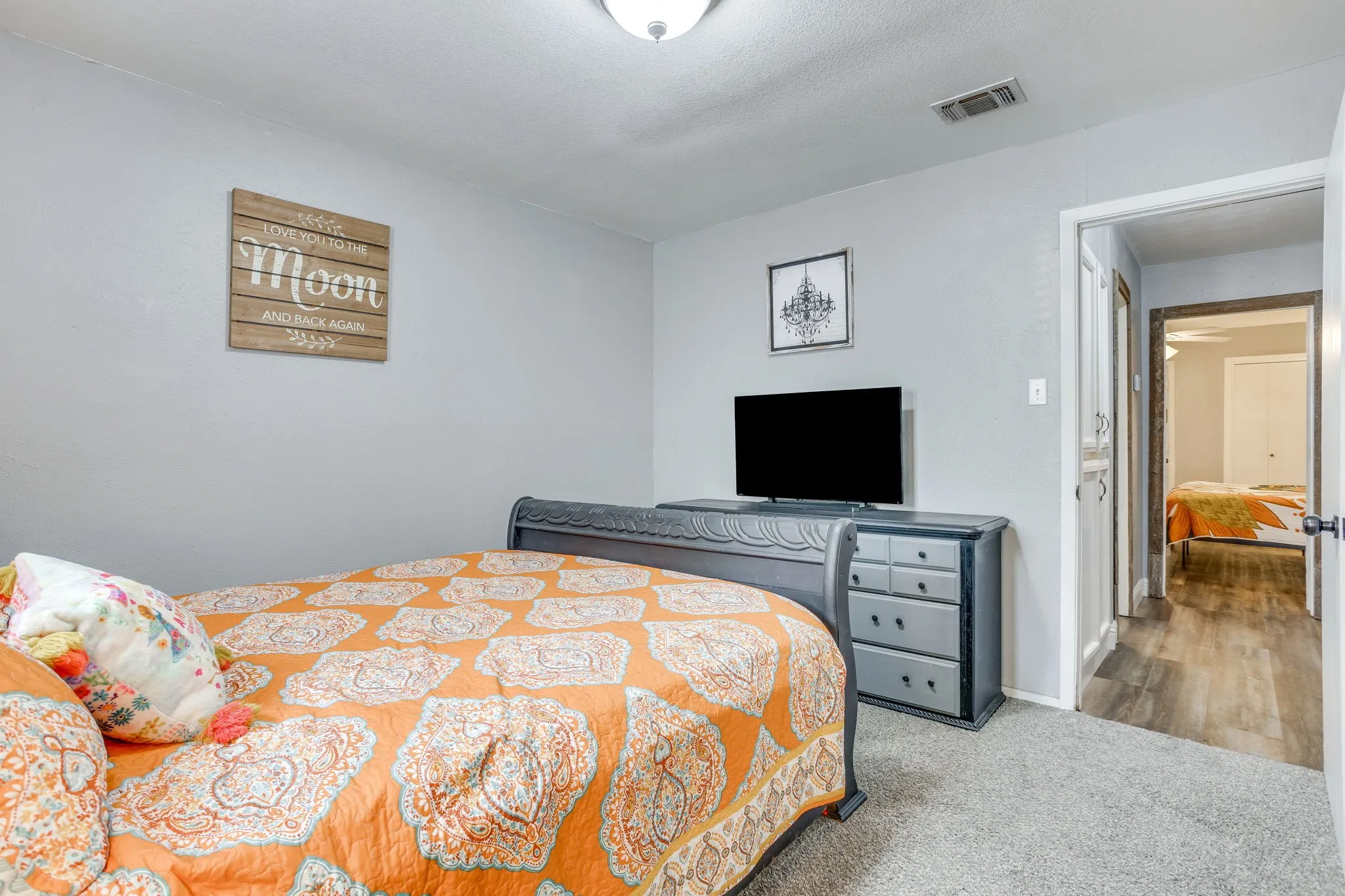Single Family Residence For Sale in Johnson County , 435 SE Gardens Boulevard, Burleson, Texas 76028, 3 Bedroom, 2 Bathroom, 2 Garage spaces, 1,660 Sqft, built in 1977, mls#21369656, Real Estate Agent in Burleson, Homes For Sale in Johnson county, Homes For Sale in Burleson, Realtor in Burleson Texas, Real Estate Brokerage Independent Realty Texas, Luminita Cordes Realtor