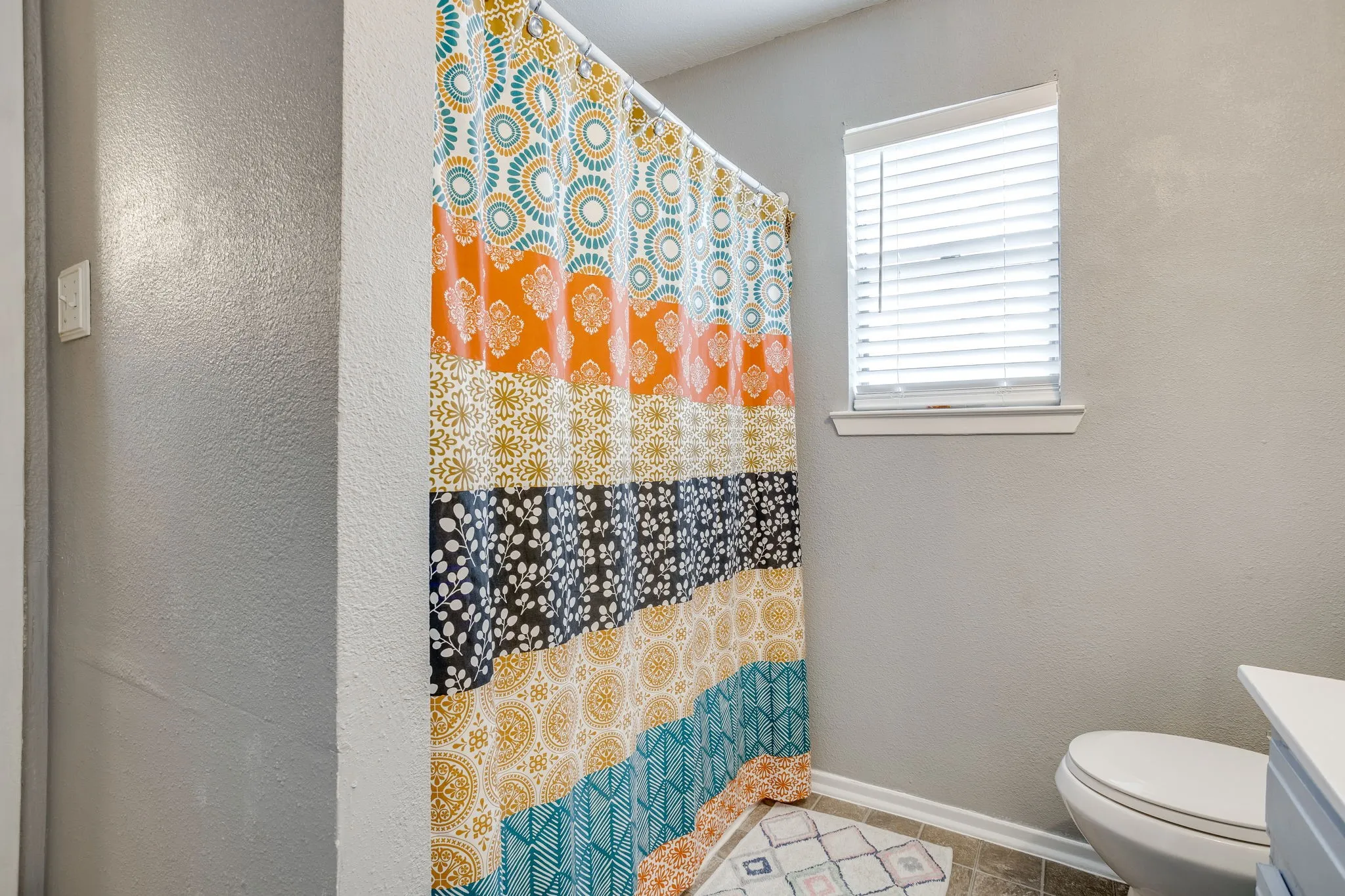Single Family Residence For Sale in Johnson County , 435 SE Gardens Boulevard, Burleson, Texas 76028, 3 Bedroom, 2 Bathroom, 2 Garage spaces, 1,660 Sqft, built in 1977, mls#21369656, Real Estate Agent in Burleson, Homes For Sale in Johnson county, Homes For Sale in Burleson, Realtor in Burleson Texas, Real Estate Brokerage Independent Realty Texas, Luminita Cordes Realtor