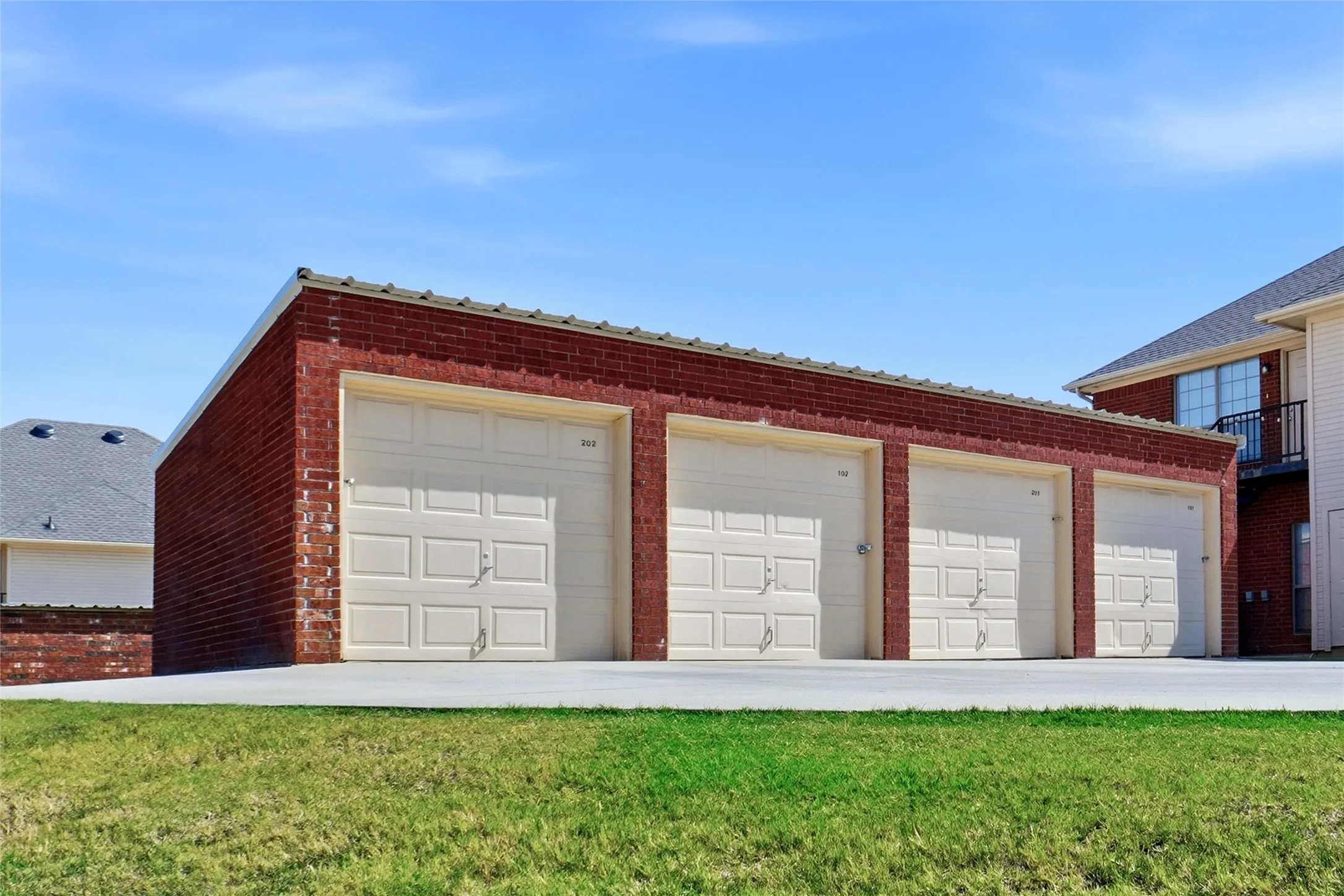 Quadruplex For Sale in Parker County , 304 Kourtney Court, Weatherford, Texas 76086, 0, 0, 1 Garage spaces, 0 Sqft, built in 2007, mls#21357997, Real Estate Agent in Weatherford, Homes For Sale in Parker county, Homes For Sale in Weatherford, Realtor in Weatherford Texas, Real Estate Brokerage Independent Realty Texas, Luminita Cordes Realtor