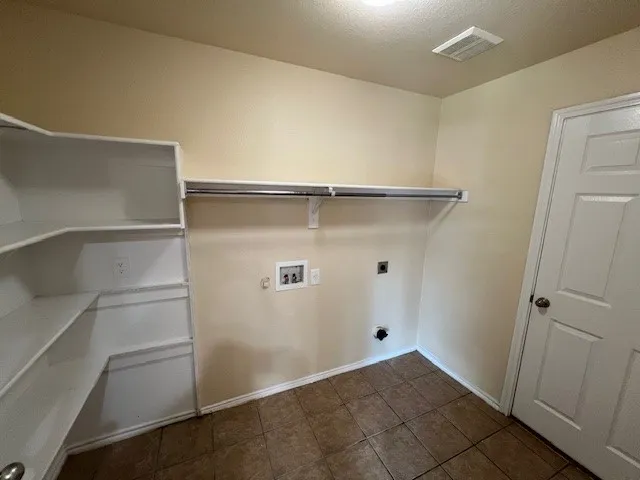 Single Family Residence For Rent in Collin County , 2001 Hickory Trail, Anna, Texas 75409, 3 Bedroom, 3 Bathroom, 2 Garage spaces, 2,207 Sqft, built in 2004, mls#21369791, Real Estate Agent in Anna, Homes For Rent in Collin county, Homes For Rent in Anna, Realtor in Anna Texas, Real Estate Brokerage Independent Realty Texas, Luminita Cordes Realtor